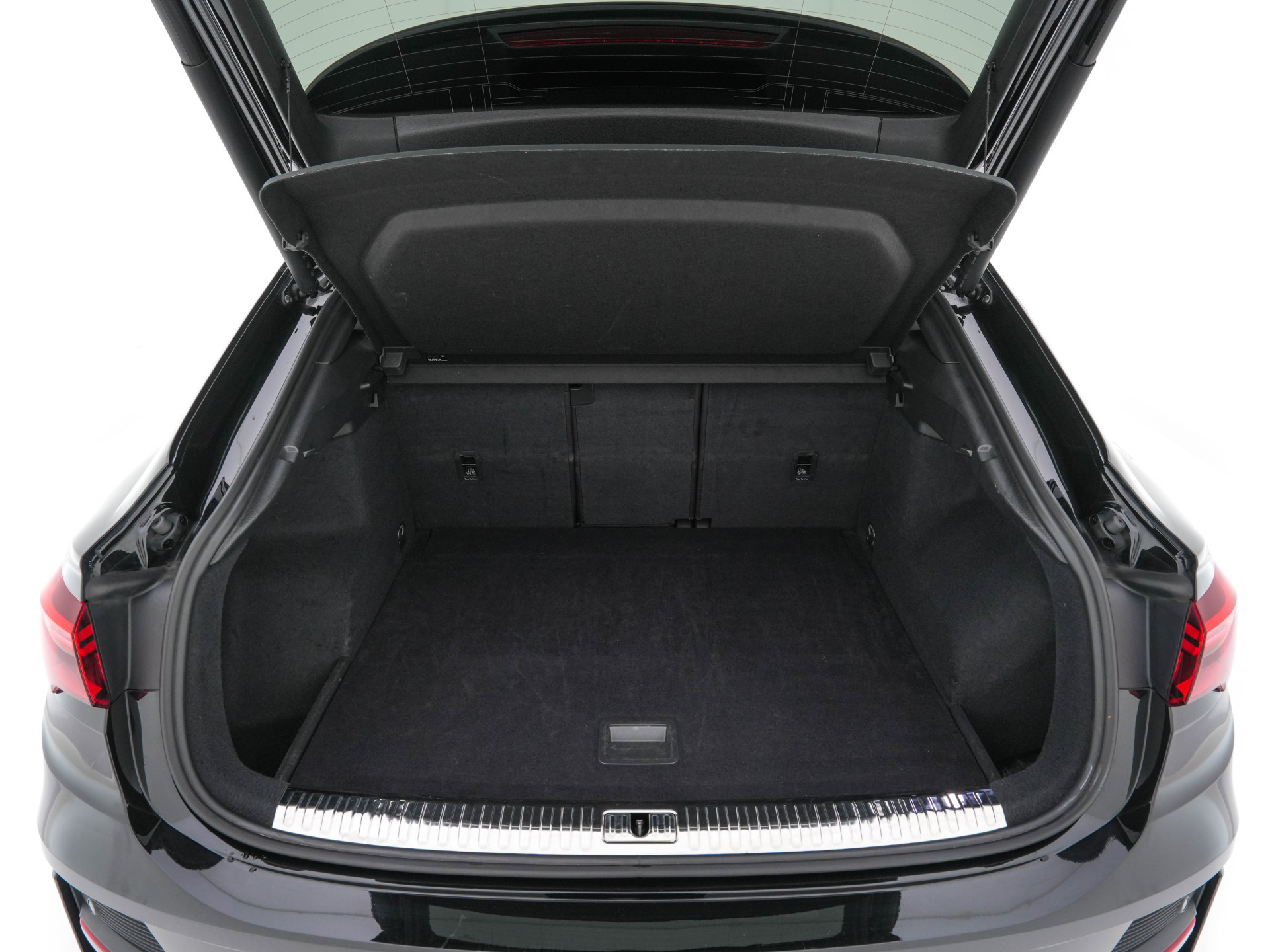 Audi Q3 Sportback 35 TFSI S-Line Edition (INCL-BTW) Aut. *LEATHER | FULL-LED | ADAPTIVE-CRUISE | DIGI-COCKPIT | NAVI-FULLMAP | CAMERA | DAB | AMBIENTLIGHT | PRIVACYGLASS | SHIFTPADDLES | ECC | PDC | 20''ALU*