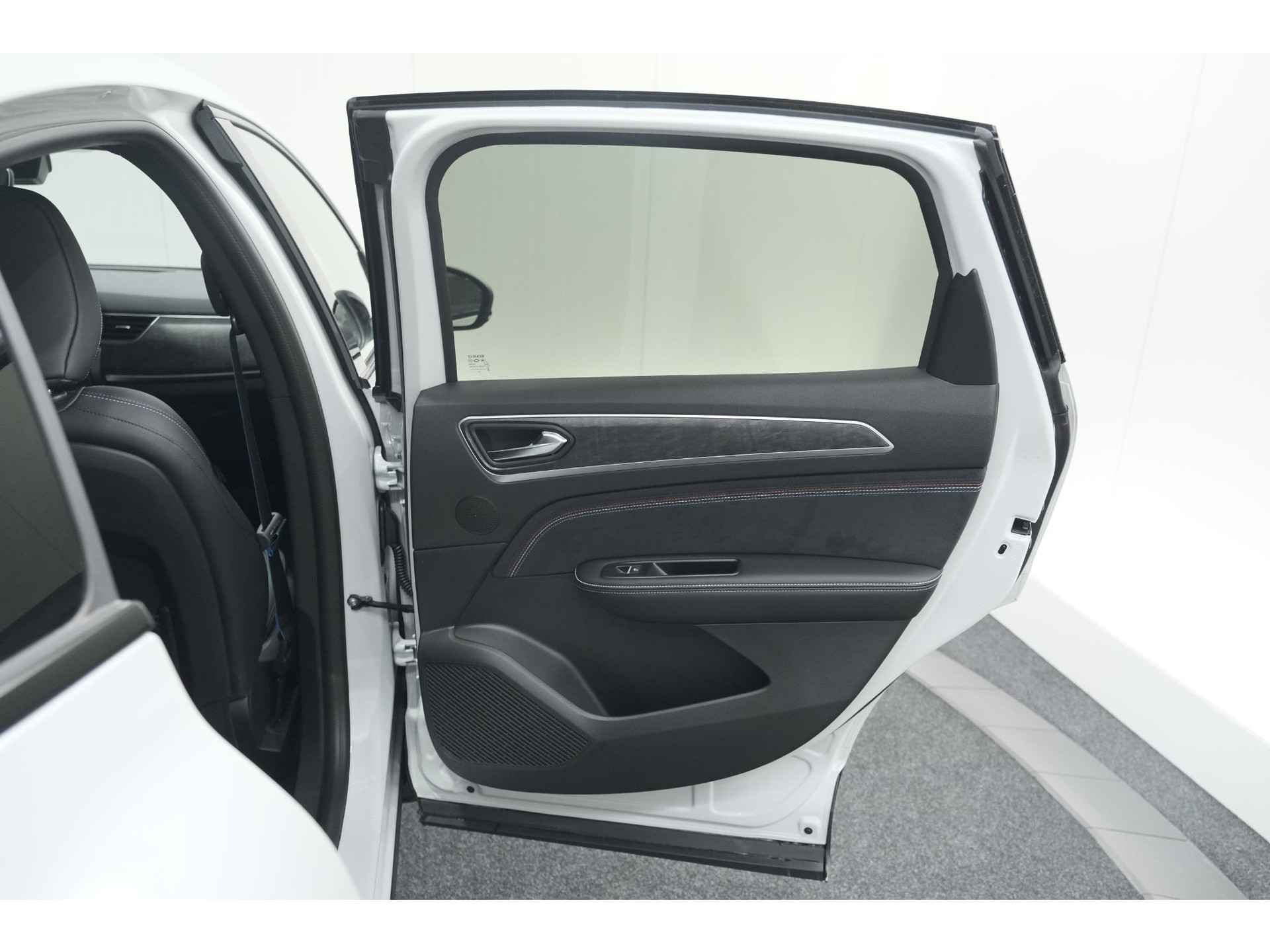 Renault Arkana 1.6 E-Tech hybrid 145 Esprit Alpine | 360 Camera | Adaptieve Cruise Control | Pack Winter | Dodehoekdetectie