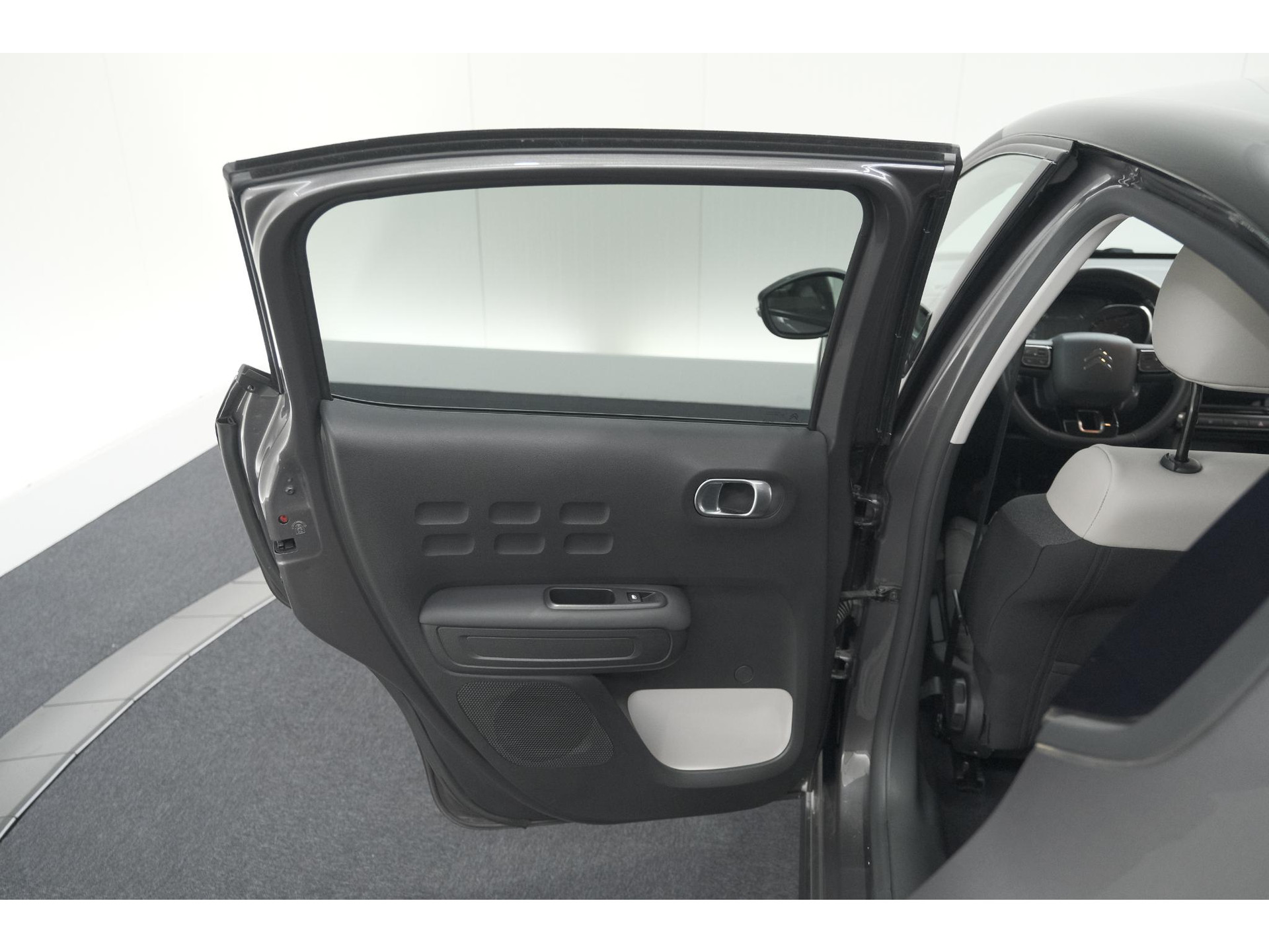 Citroen C3 PureTech 82 Feel Edition | Apple Carplay | Parkeersensoren | Navigatie | Climate Control | 16 Inch Velgen