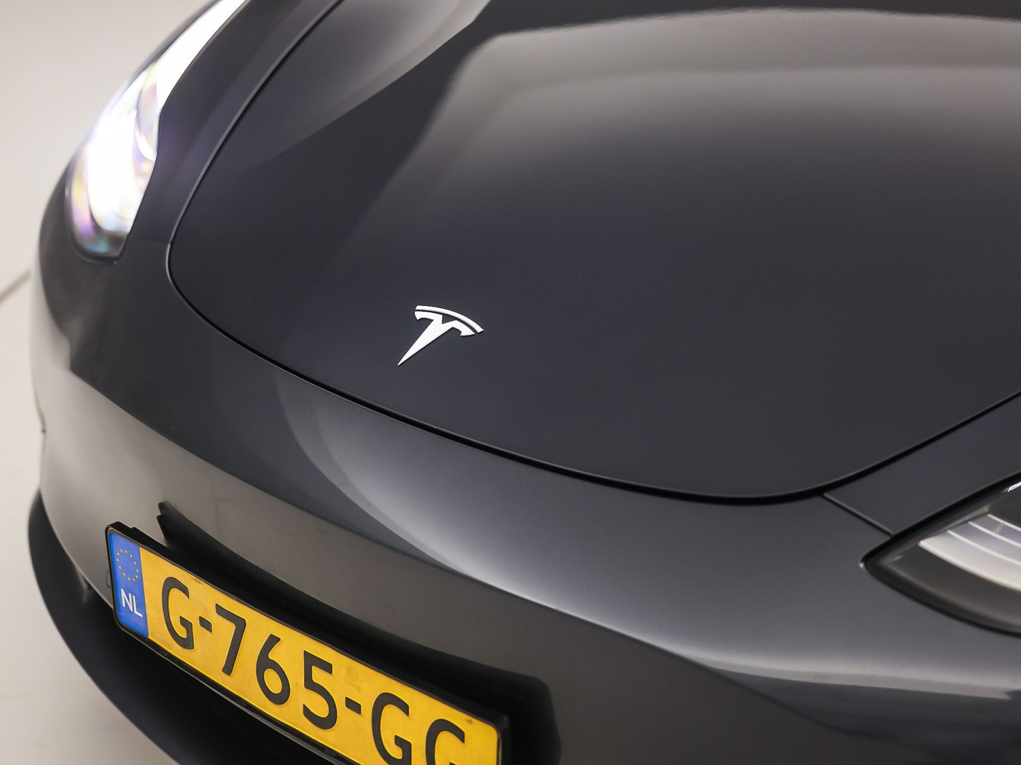 Tesla Model 3 Standard RWD Plus 60 kWh 283Pk Automaat (PANORAMADAK, AUTOPILOT, SOH 85,7%, LEDER, CAMERA, MEMORY SEATS, NAVIGATIE, NIEUWSTAAT)