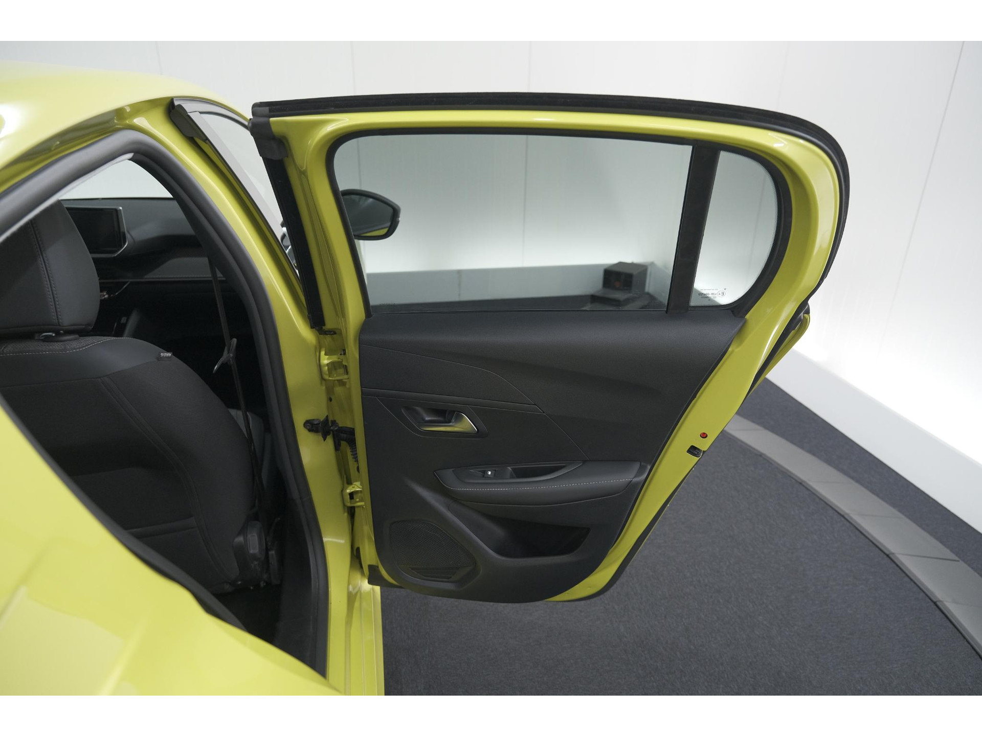 Peugeot 208 PureTech 100 Allure | Apple Carplay | Parkeersensoren | Climate Control