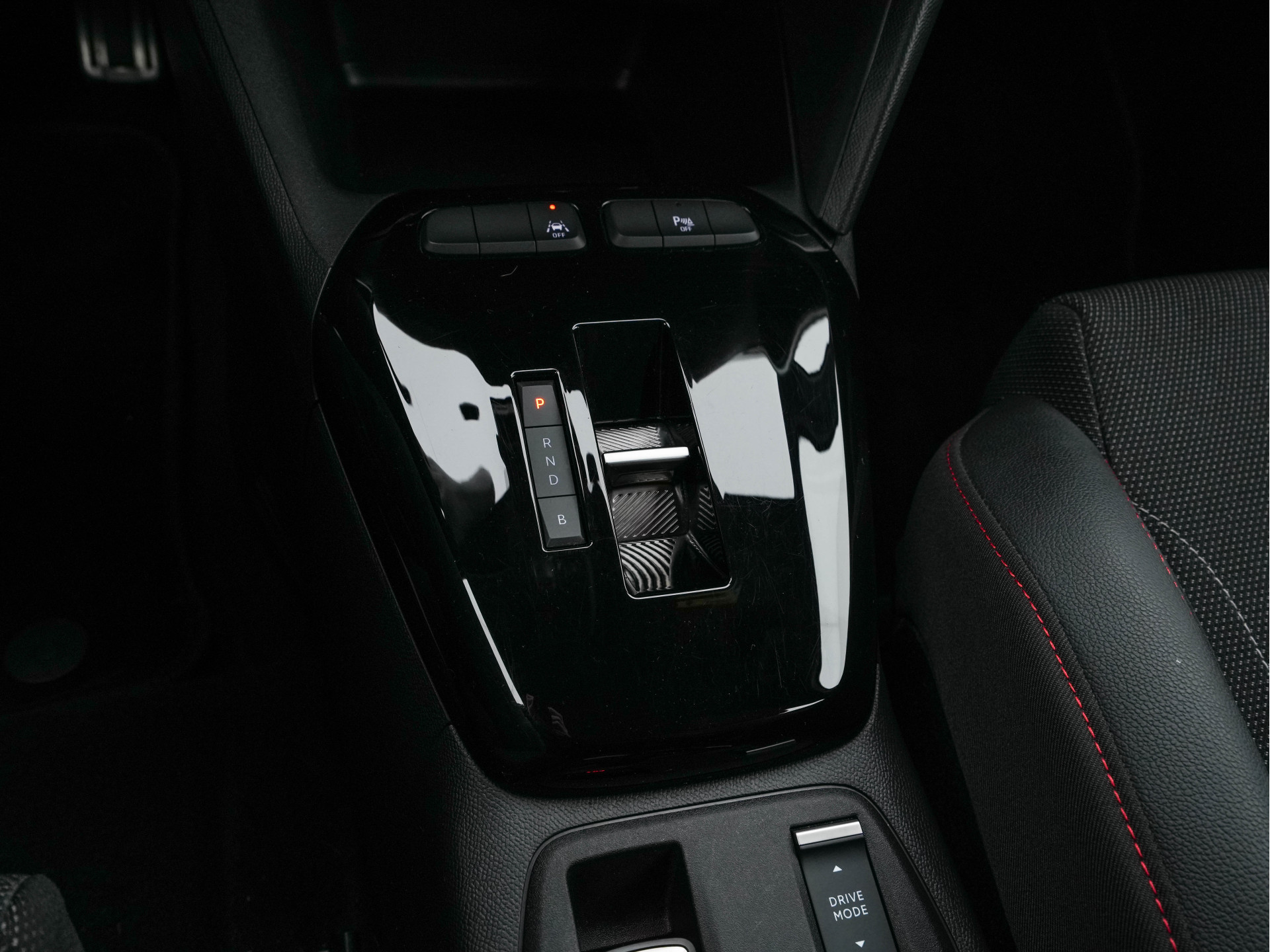 Opel Corsa-e GS-Line Bitter-Edition 50 kWh [ 3-Fase ] (INCL-BTW) Aut.* HEATPUMP | LEATHER-MICROFIBRE | ADAPTIVE-CRUISE | CARPLAY | CCS-FASTLOADER | FULL-LED | HEATED-SPORTSEATS | DAB+ | ECC | LANE-ASSIST | CAMERA | PDC | DIGI-COCKPIT | 17 "ALU*