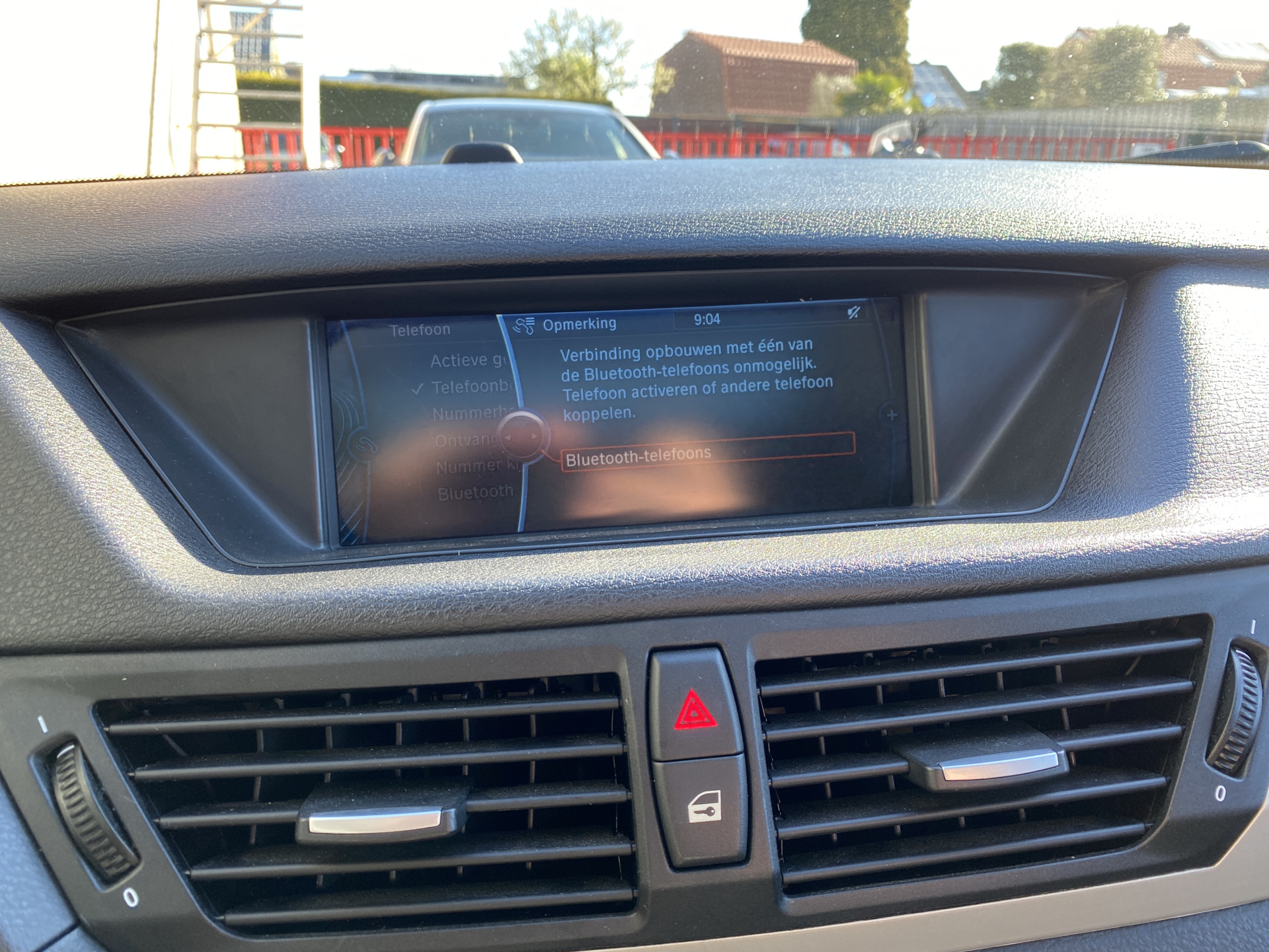 BMW X1 sDrive18i Executive AUT. | navigatie | panoramadak | sportstoelen | xenon verlichting | lichtmetalen velgen 18 inch