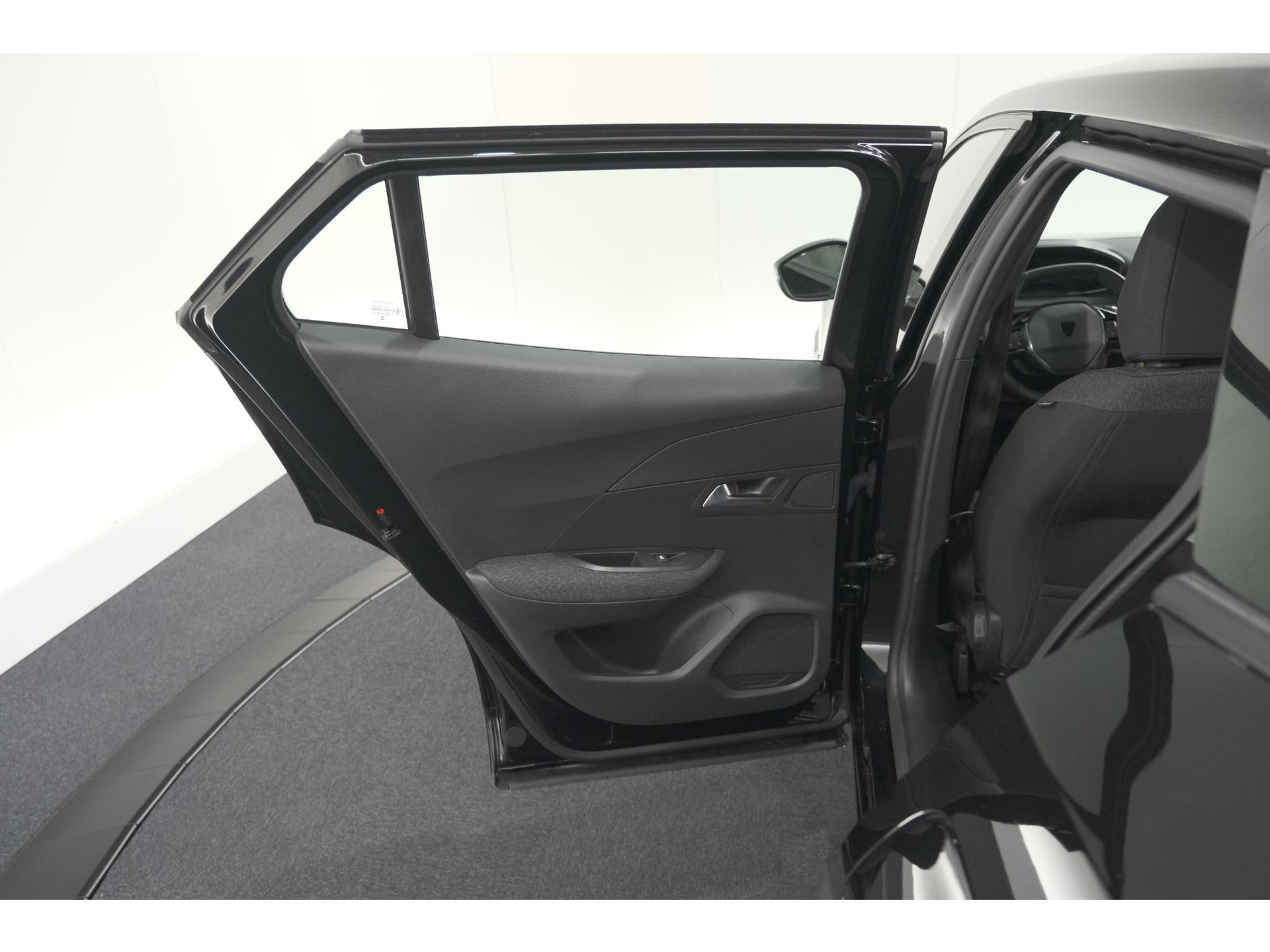 Peugeot 2008 1.2 Hybrid 136 Style | Apple Carplay | Parkeersensoren | Climate control