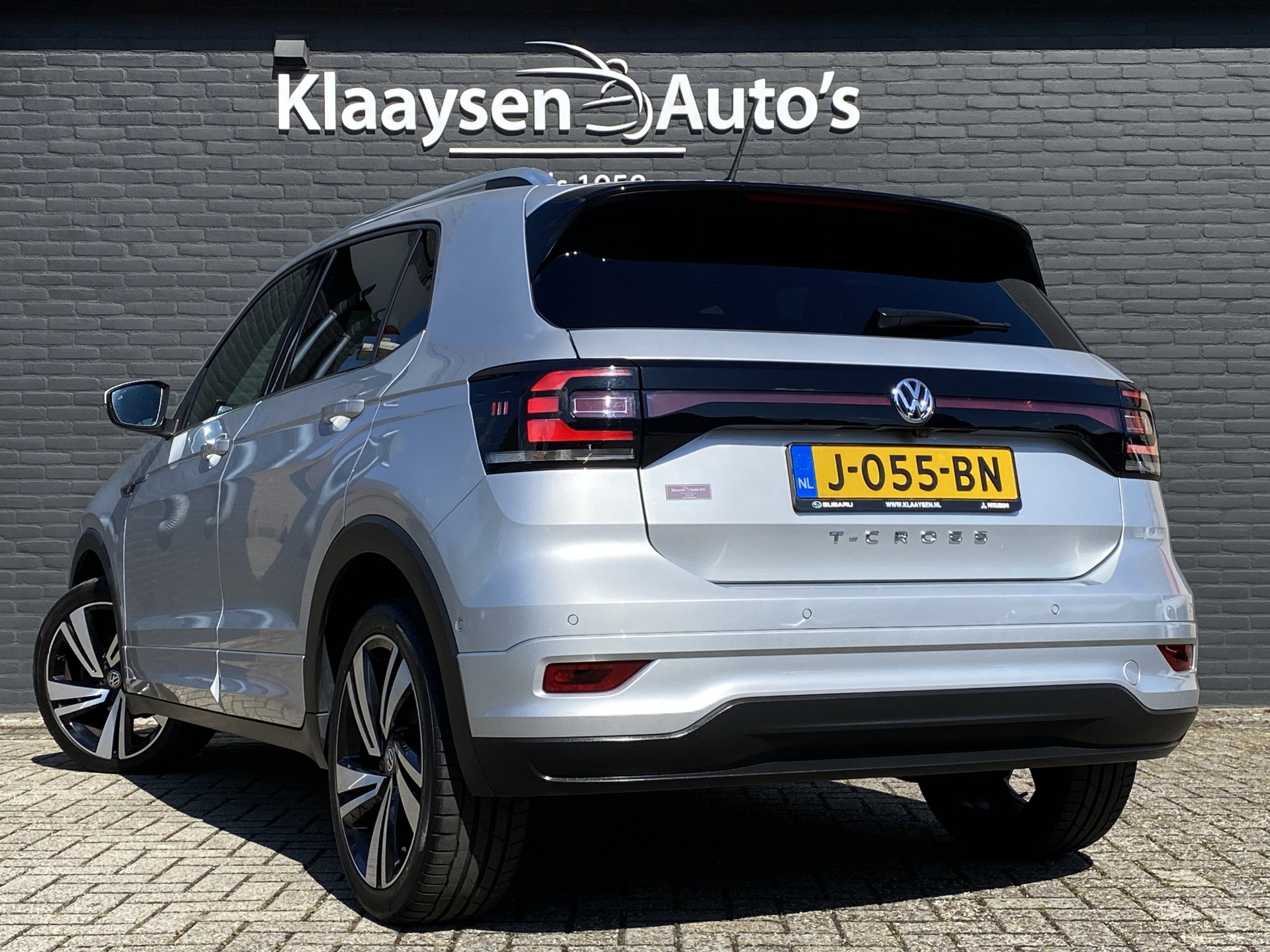Volkswagen T-Cross 1.0 TSI R Line 116 pk | dealer onderh. | virtual cockpit | navigatie | camera | stoelverwarming | apple carplay | keyless go