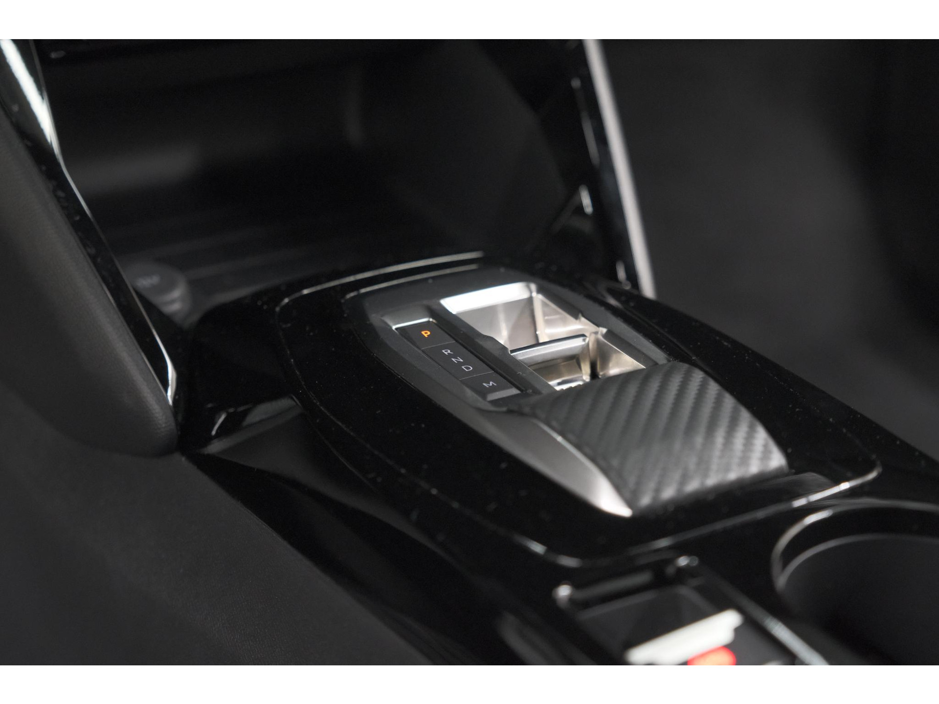 Peugeot 2008 Hybrid 145 e-DCS Allure | 360 Camera | Adaptieve Cruise Control | Navigatie | Dodehoekdetectie