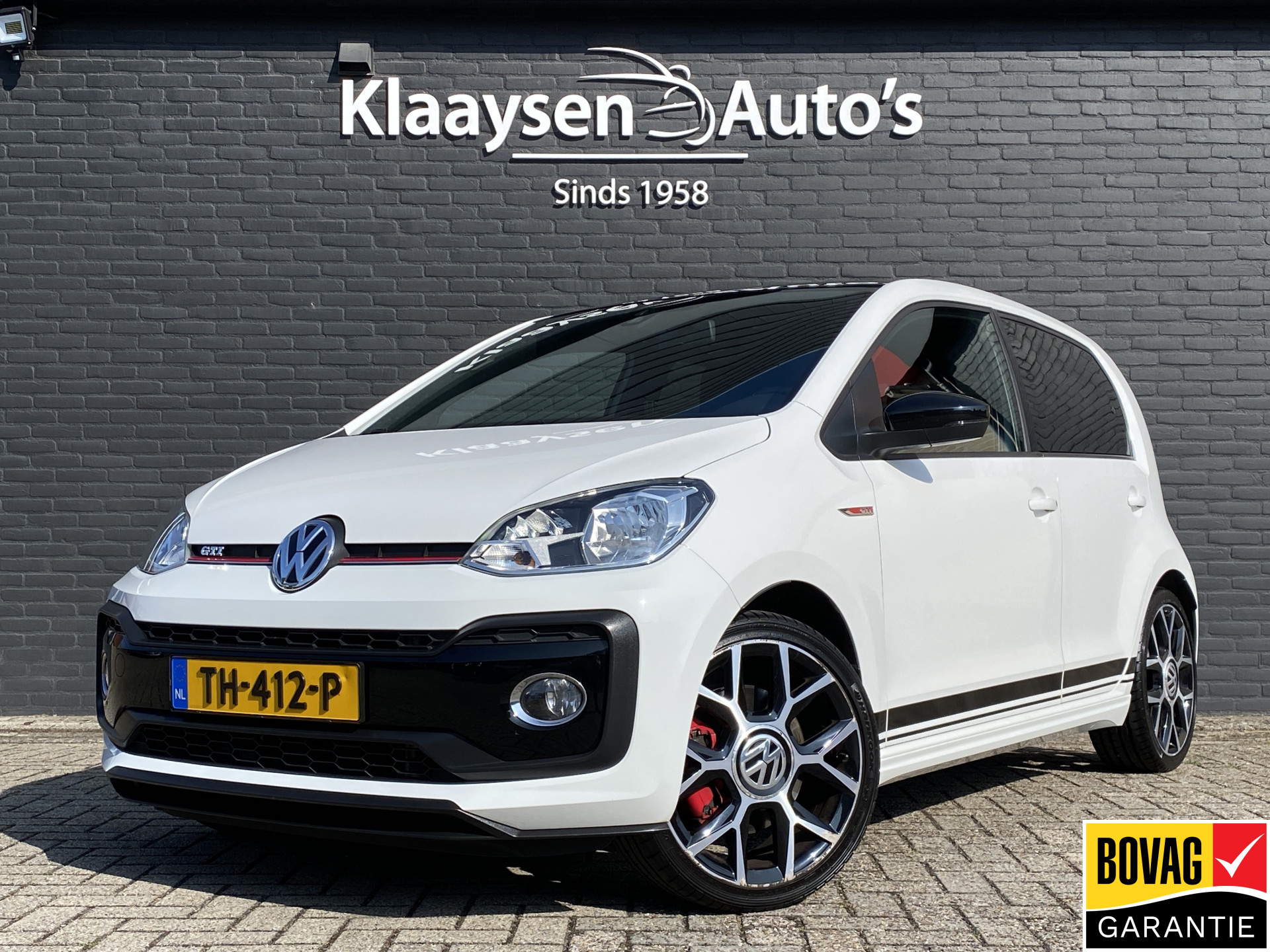 Volkswagen Up! 1.0 TSI GTI 116 pk | 17 inch lichtmetaal | stoelverwarming | climate control | zwart dak-spiegels | NL auto
