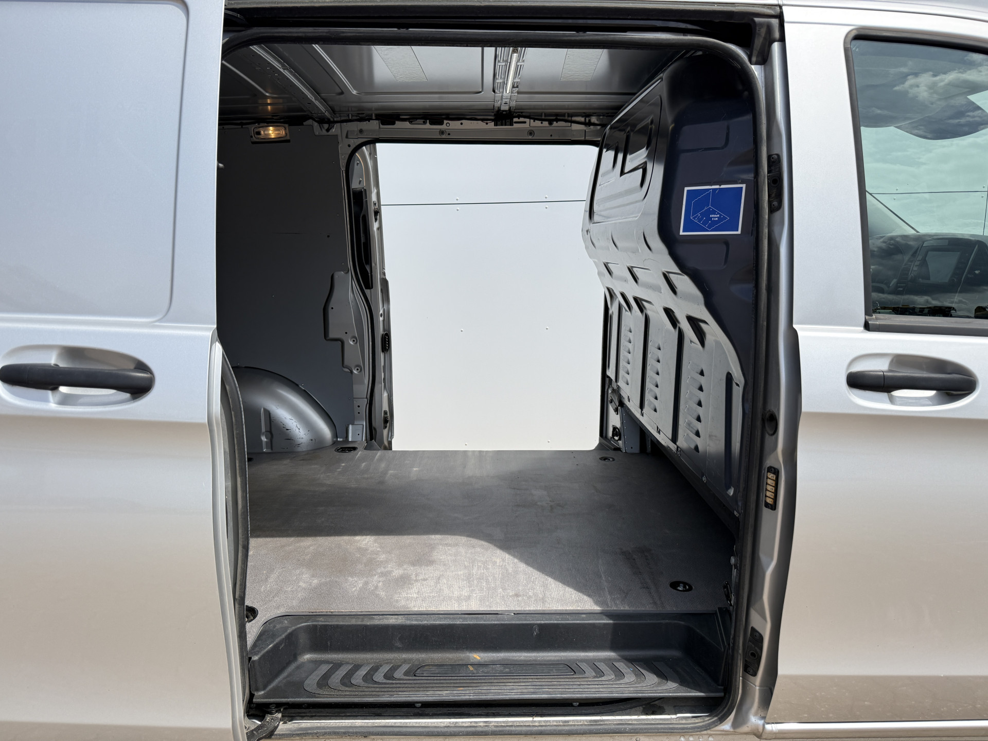 Mercedes-Benz Vito 119 1.9 CDI L2 190pk Automaat LE0 Dubbele Schuif Cruise Control Climate Control Trekhaak Carplay Camera Parkeersensoren v+a