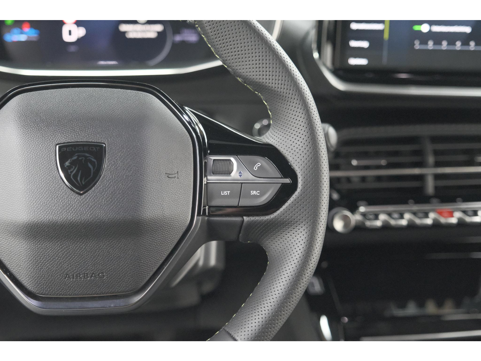 Peugeot e-2008 EV GT Avantage 54 kWh | 360 Camera | Massage Functie | Dodehoekdetectie | Stoelverwarming