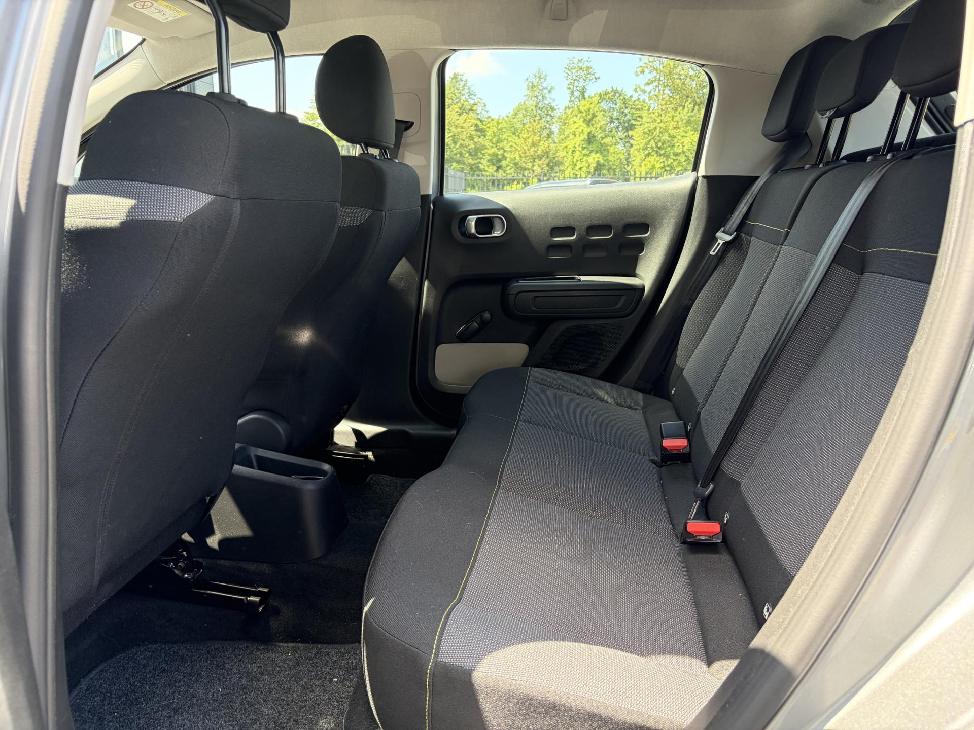 Citroen C3 1.2 PureTech S&S Feel Apple Carplay/Android,Trekhaak,Pdc,Navi,Clima,Cruise,Dealer Onderhouden,Rijstrooksensor,Apk tot 06-2027