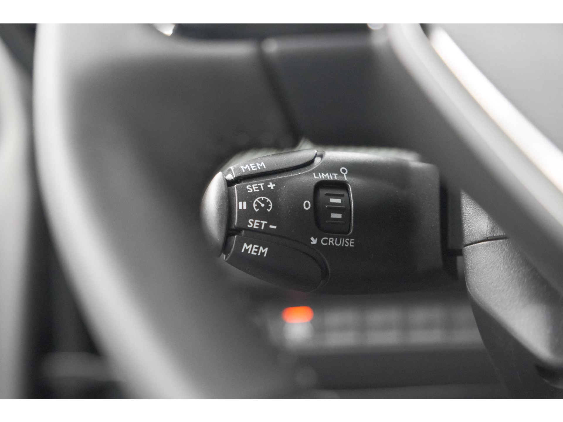 Peugeot 208 PureTech 100 Allure Pack | Camera | Apple Carplay | Stoelverwarming | Parkeersensoren