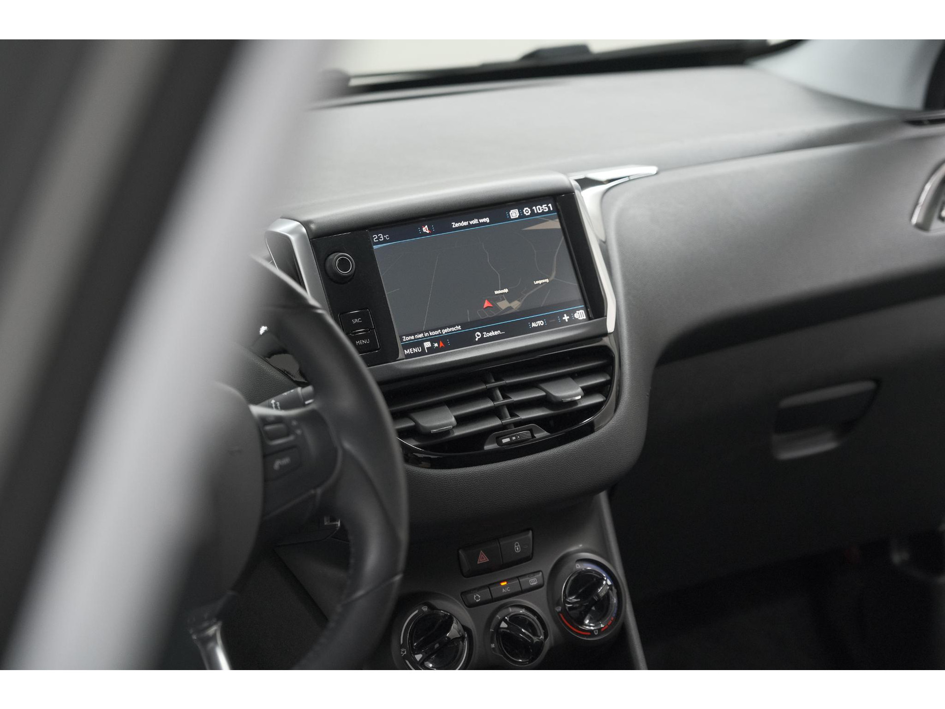 Peugeot 208 PureTech 82 Signature | Parkeersensoren | Apple Carplay | Pack Connect | Armsteun
