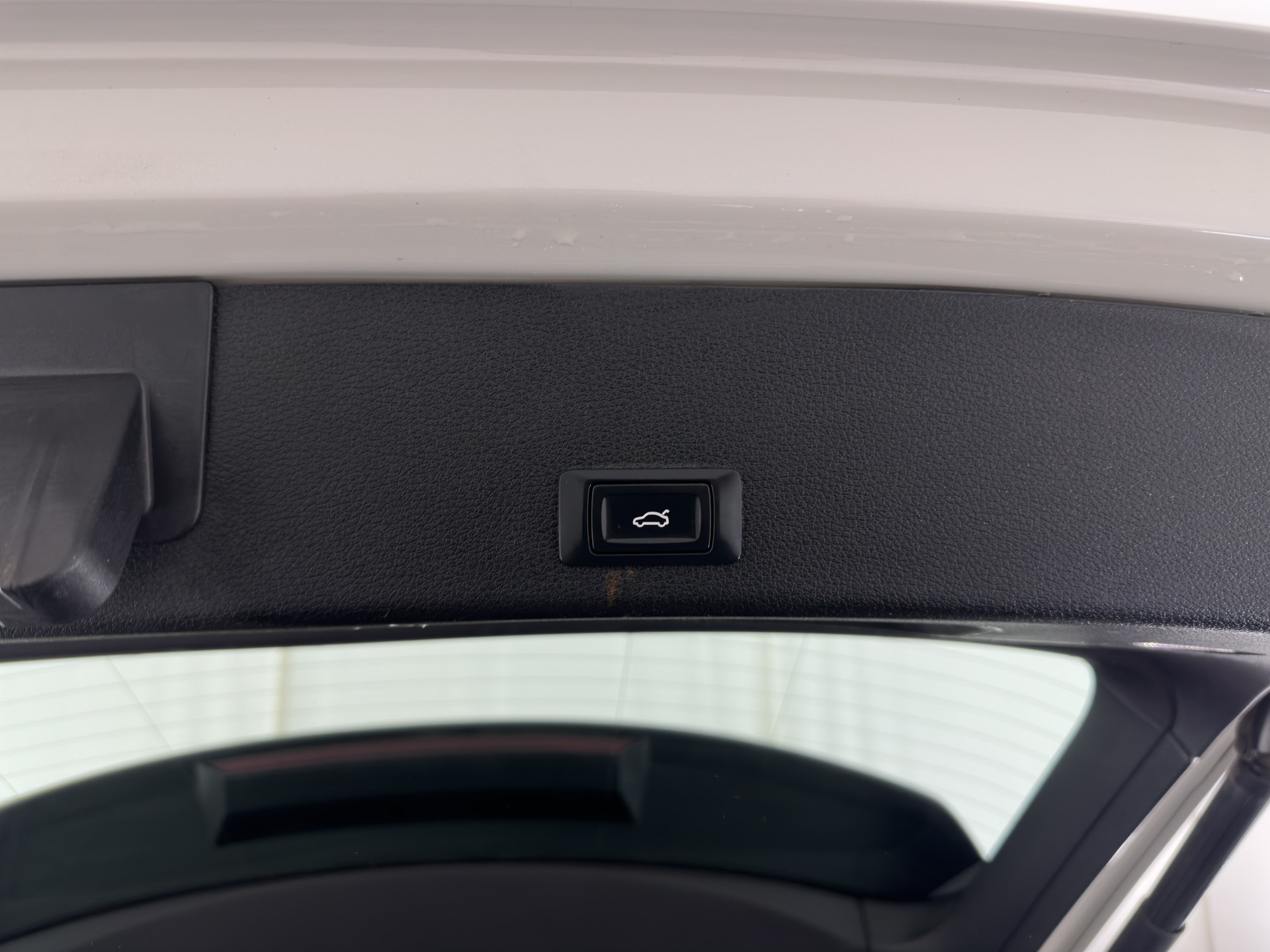 Audi e-tron 55 quattro advanced 95 kWh [ 3-Fase ] (INCL-BTW) *PANO | LUXURY-LEATHER | ADAPTIVE-CRUISE | FULL-LED | DIGI-COCKPIT | KEYLESS | MEMORY-PACK | AIR-SUSPENSION | CAMERA | AMBIENT-LIGHT |  NAVI-FULLMAP | SHIFT-PADDLES | DAB+ | COMFOR