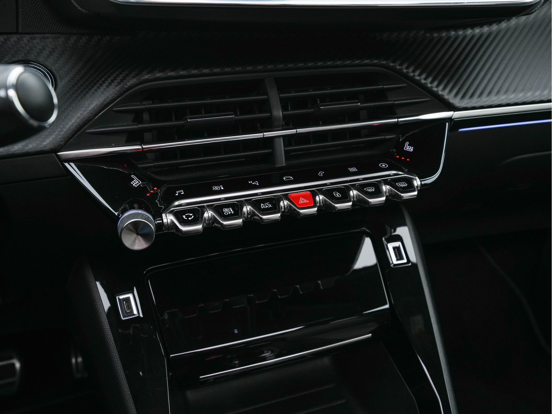 Peugeot e-2008 EV GT 50 kWh {SOH-91%} (INCL-BTW) Aut. *PANO | ADAPT.CRUISE | DIGI-COCKPIT | FULL-LED | BLIS | KEYLESS | MICROFIBRE-LEATHER | CAMERA | CARPLAY | CCS-FASTLOADER | DAB+ | NAVI-FULLMAP | ECC | PDC | SPORT-SEATS | ...