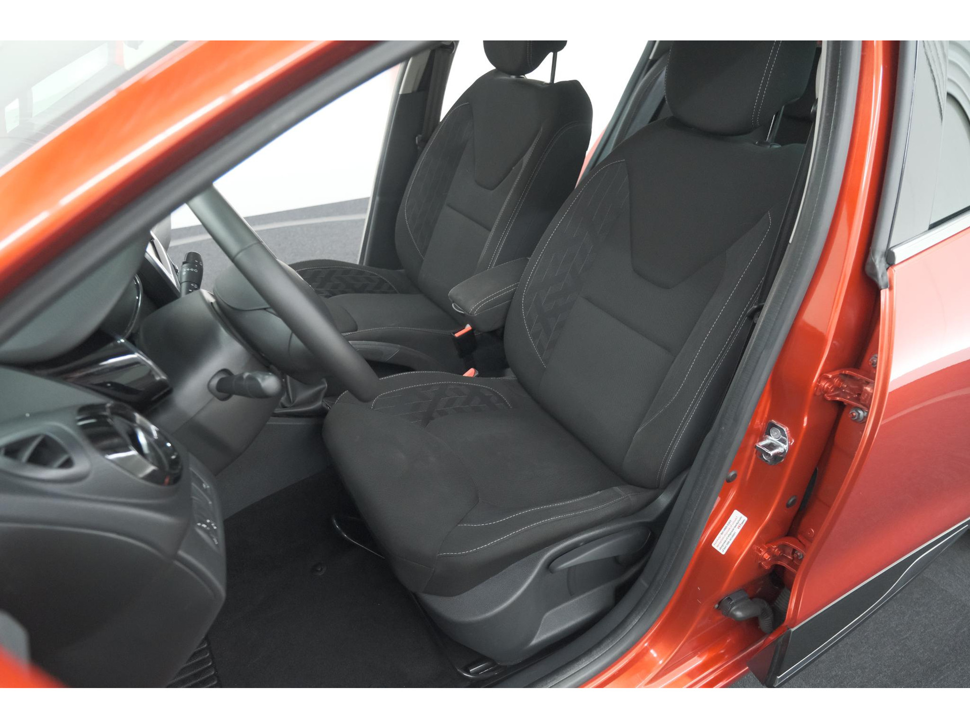 Renault Clio TCe 90 Limited | Trekhaak | Parkeersensoren | Navigatie