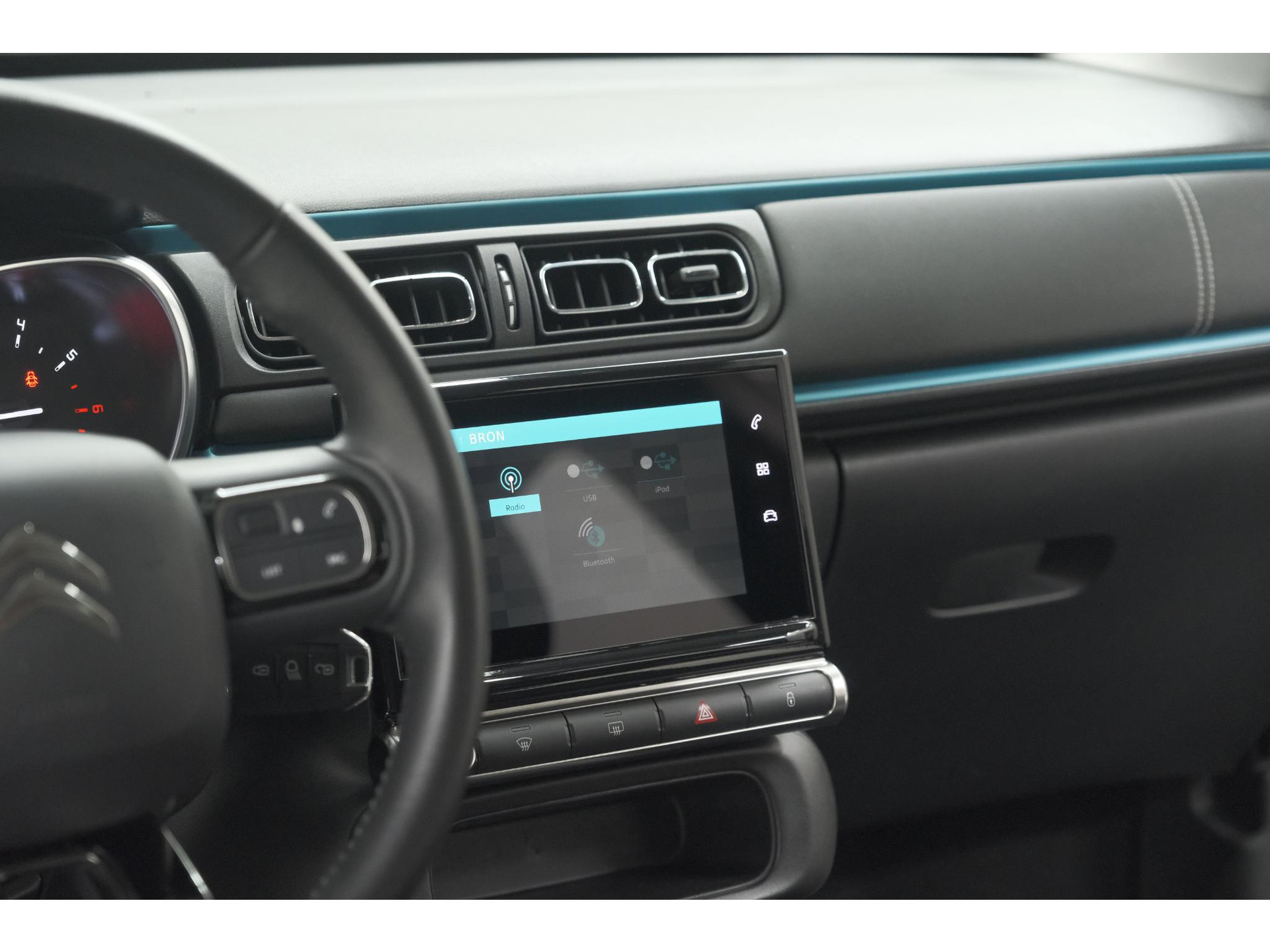 Citroen C3 PureTech 110 EAT6 Shine | Camera | Navigatie | Parkeersensoren | Apple Carplay | 17 Inch Lichtmetalen Velgen