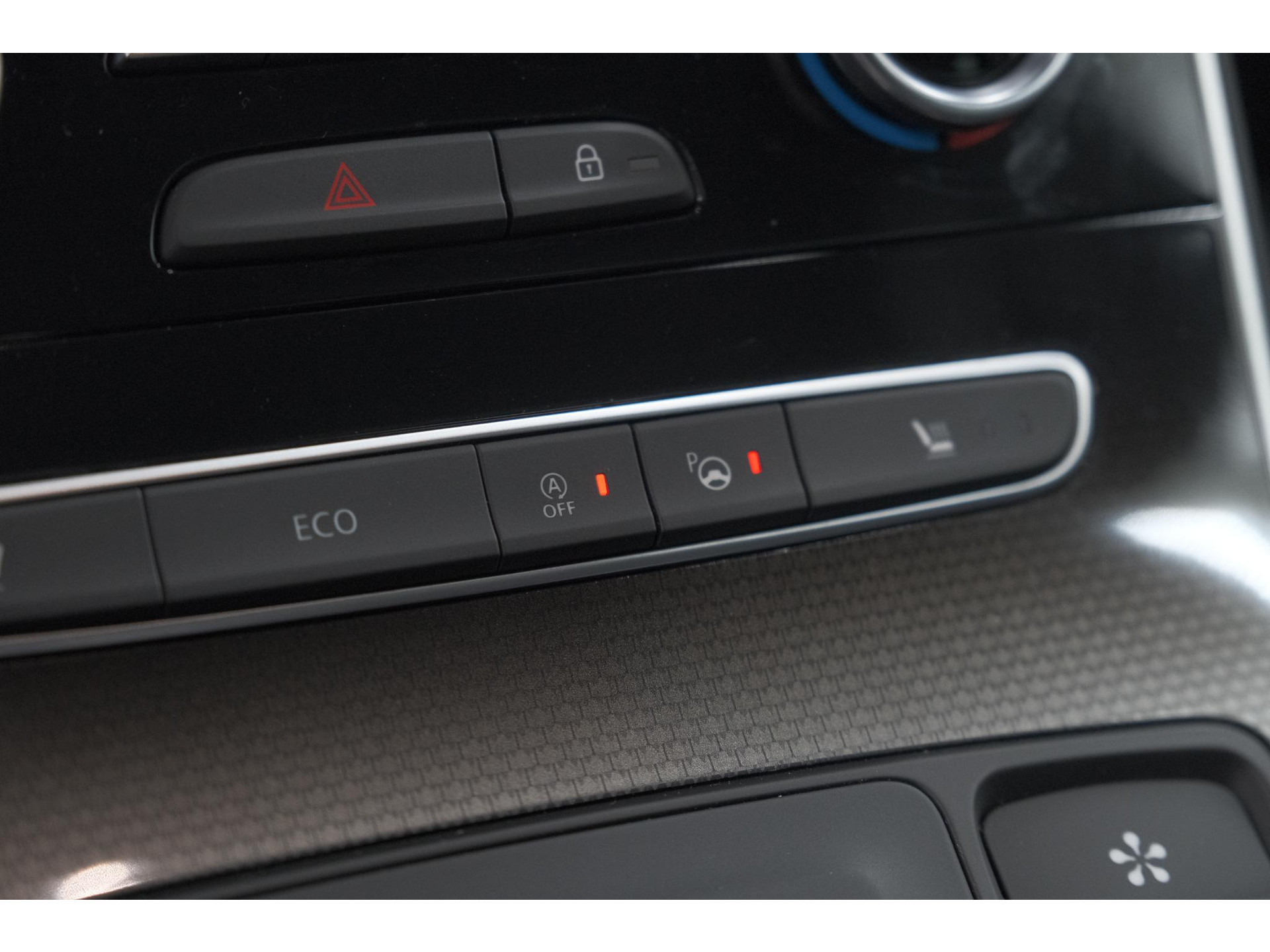 Renault Scénic TCE 160 EDC Black Edition | Trekhaak | Adaptieve Cruise Control | BOSE Premium Audio | Panoramadak