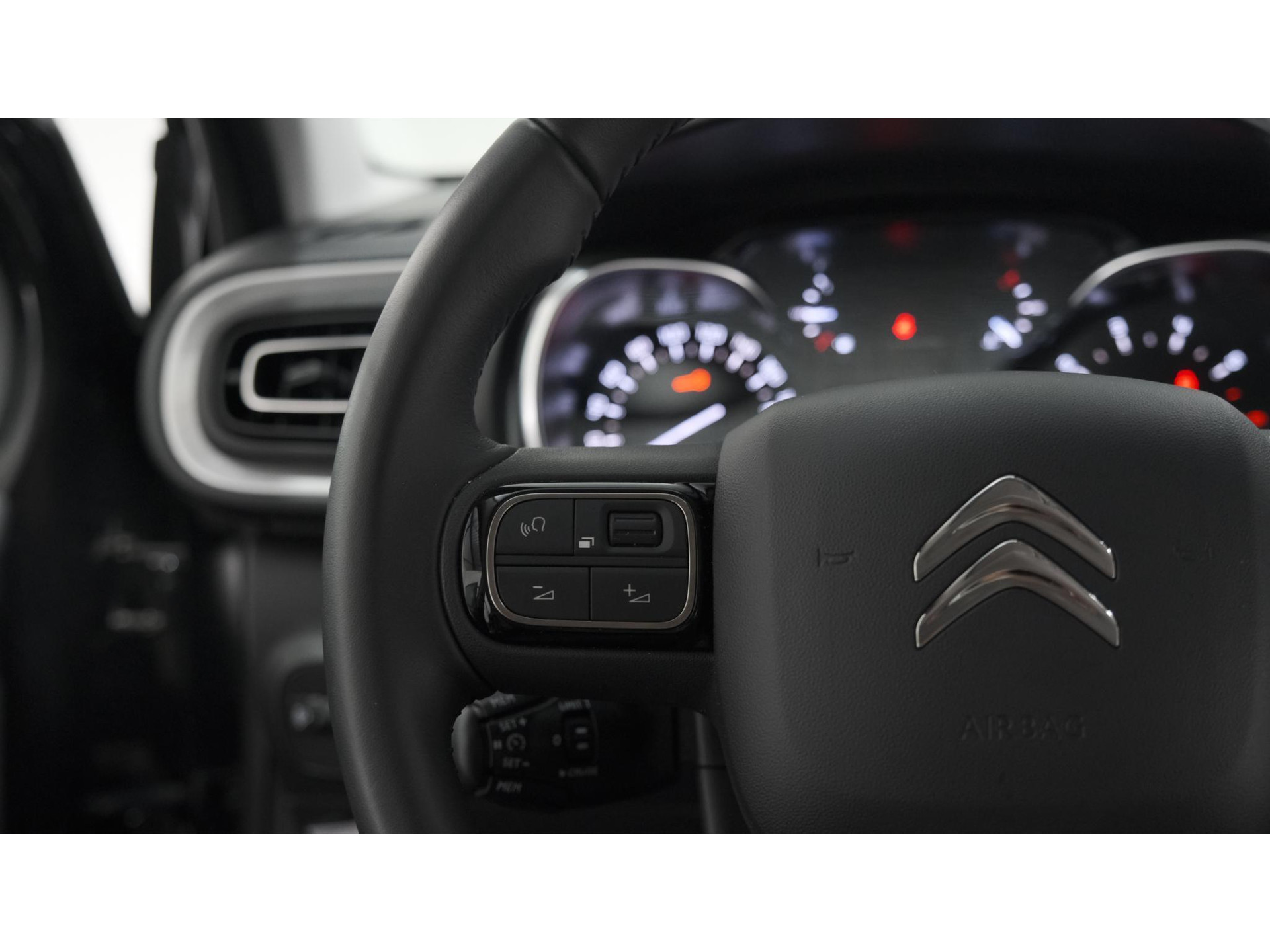 Citroen C3 PureTech 82 Feel Edition | Apple Carplay | Parkeersensoren | Navigatie | Climate Control | 16 Inch Velgen