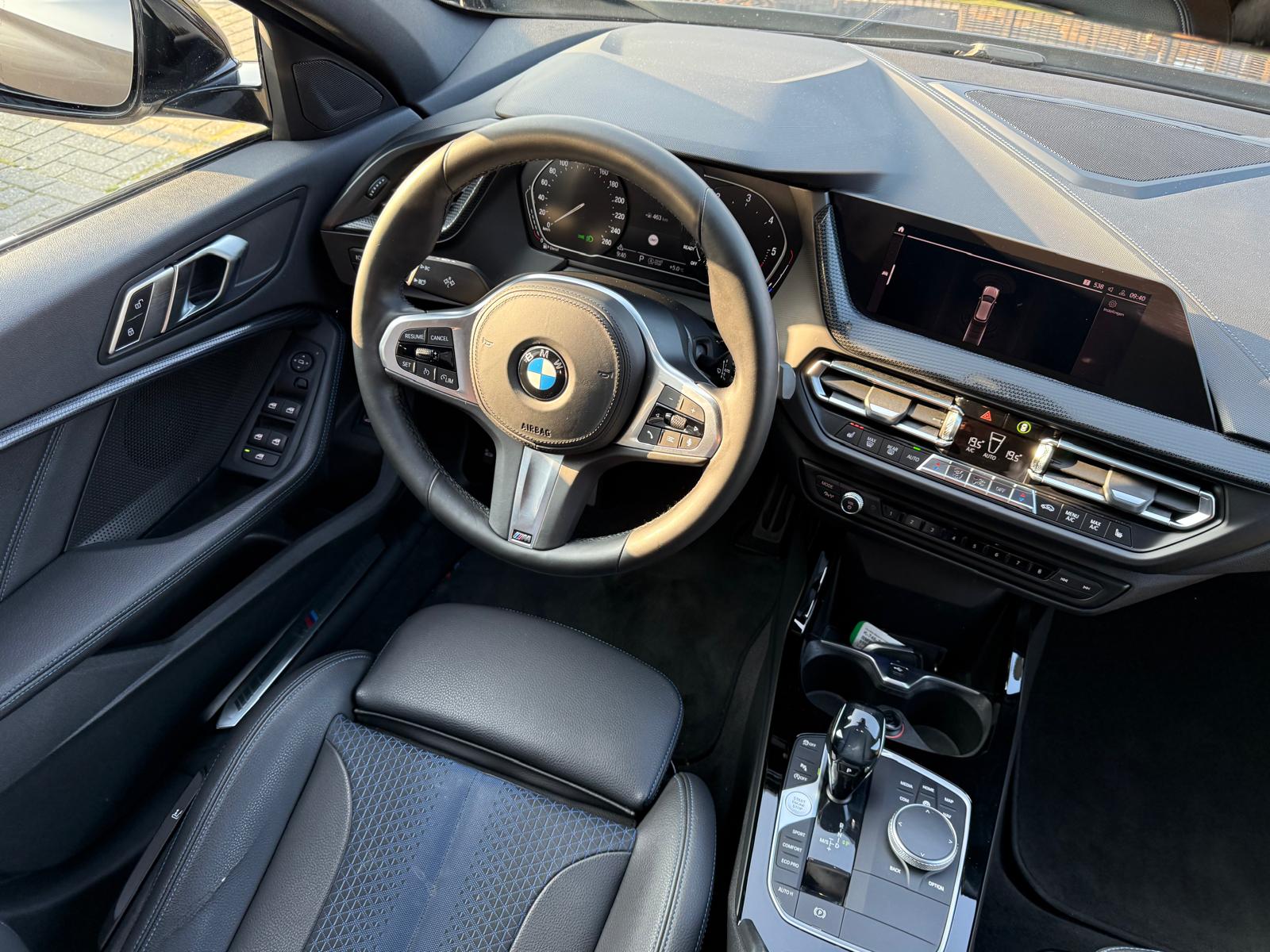 BMW 1-serie 116d Executive | 1E EIGENAAR | 3/6/12MND GARANTIE | AUTOMAAT | LED | CARPLAY | SFEERVERLICHTING | CRUISE | AIRCO |