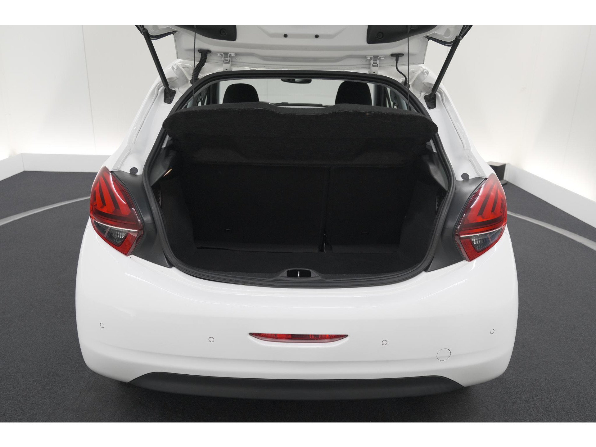Peugeot 208 PureTech 82 Signature | Parkeersensoren | Apple Carplay | Pack Connect | Armsteun