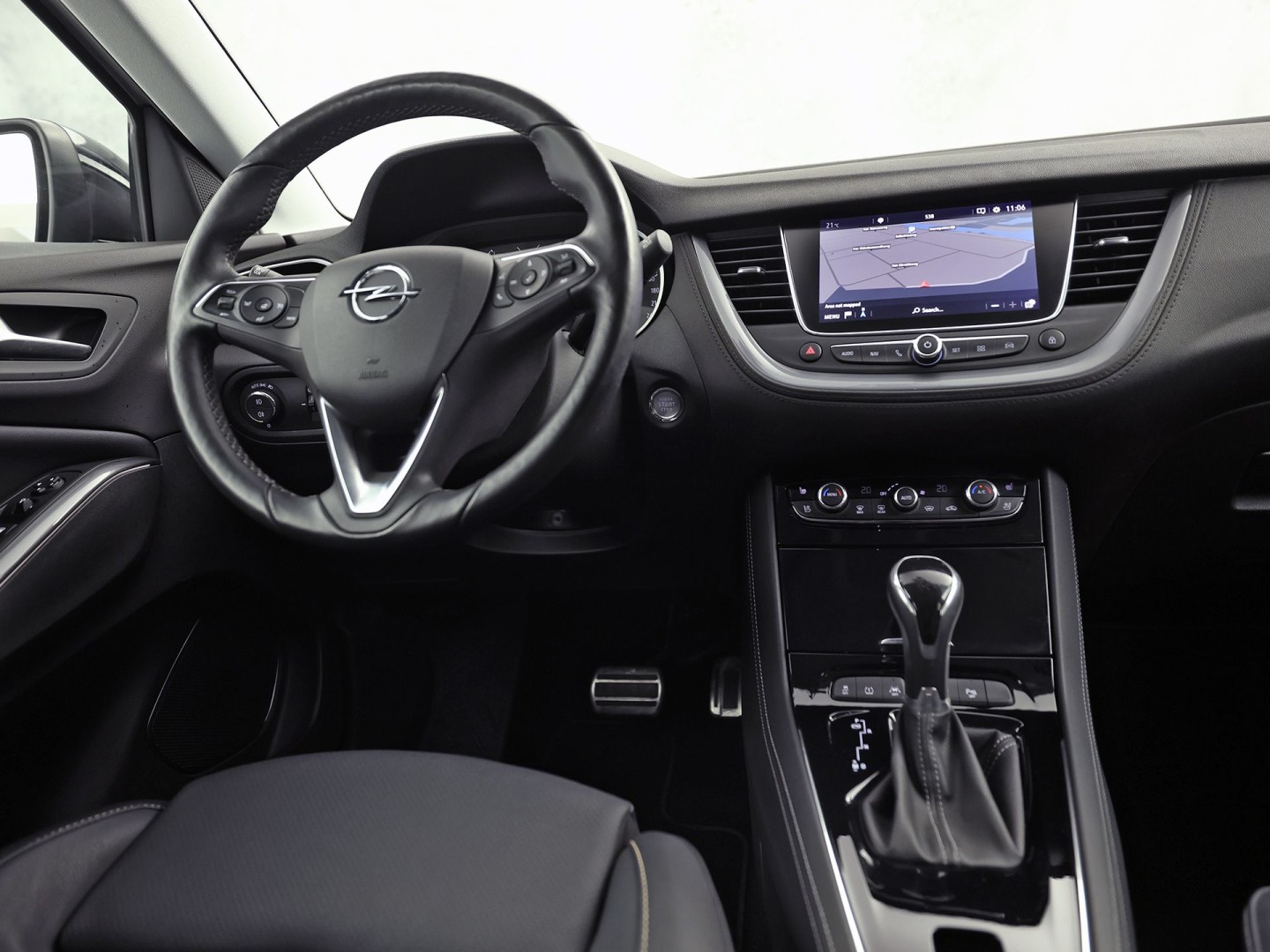 Opel Grandland X 1.2 Turbo Ultimate Sport Automaat (APPLE CARPLAY, MEMORY SEAT, STOELVERWARMING/KOELING, 360 CAMERA, STUURWIEL VERWARMD, KEYLESS, GETINT GLAS, NIEUWSTAAT)