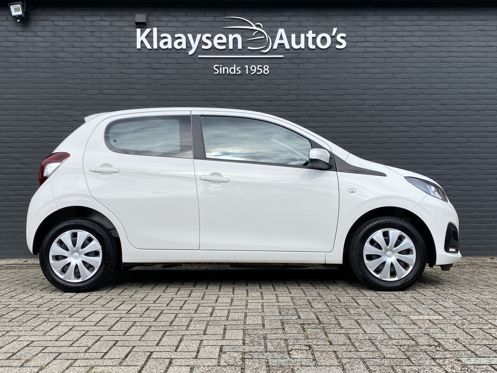 Peugeot 108 1.0 e-VTi Active | 1e eigenaar | airco | bluetooth | all season banden | tom tom navigatie | led verl.