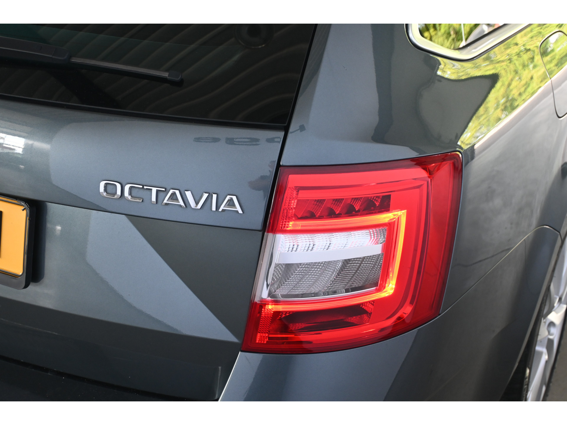 ŠKODA Octavia Combi 1.0 TSI Greentech Business Edition Nap! Navigatie Clima Cruise control Stoelverwarming PDC Inruil Mogelijk!