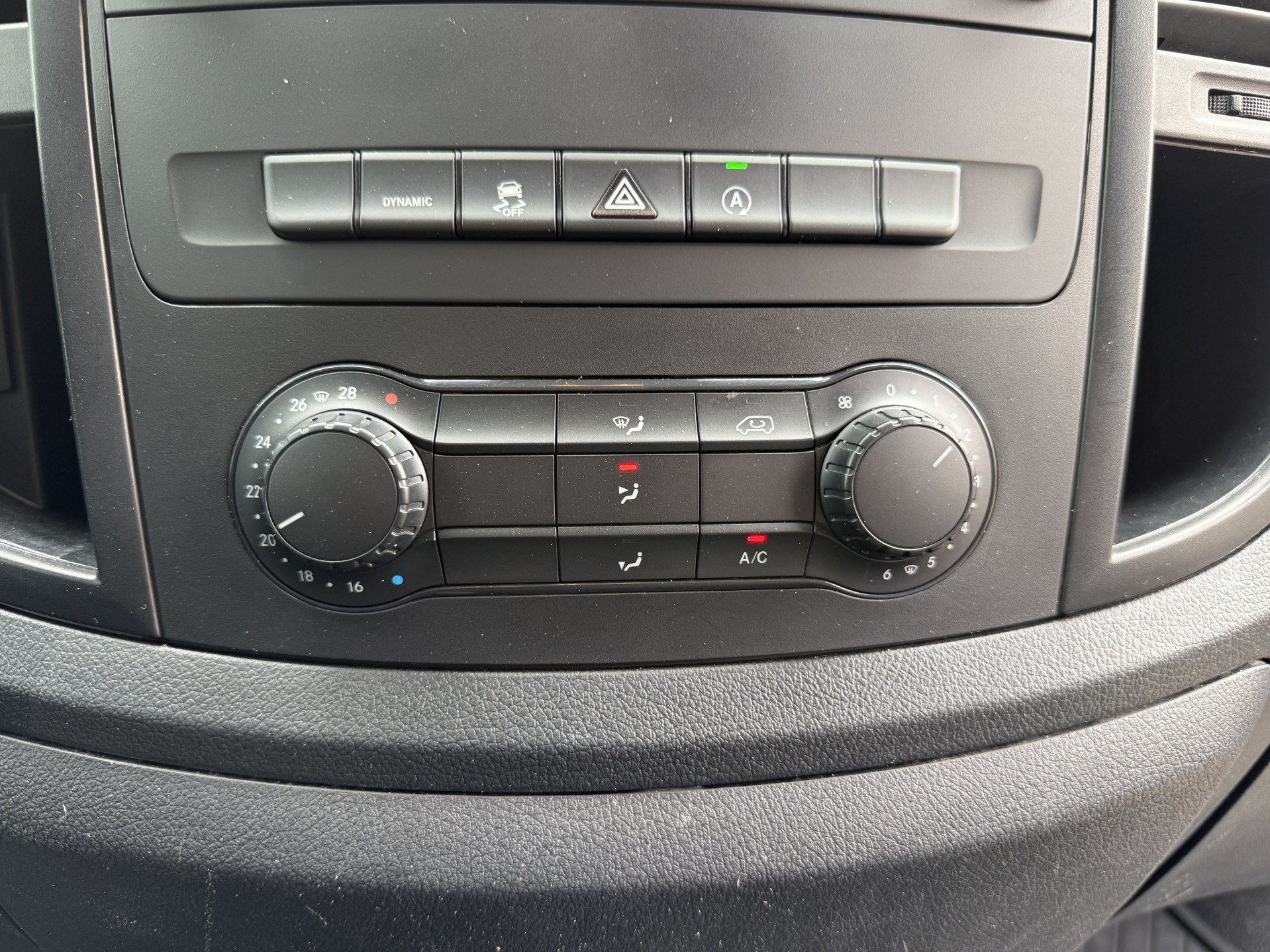 Mercedes-Benz Vito 114 1.9 CDI Automaat L2H1 Climate Control Cruise Control Carplay