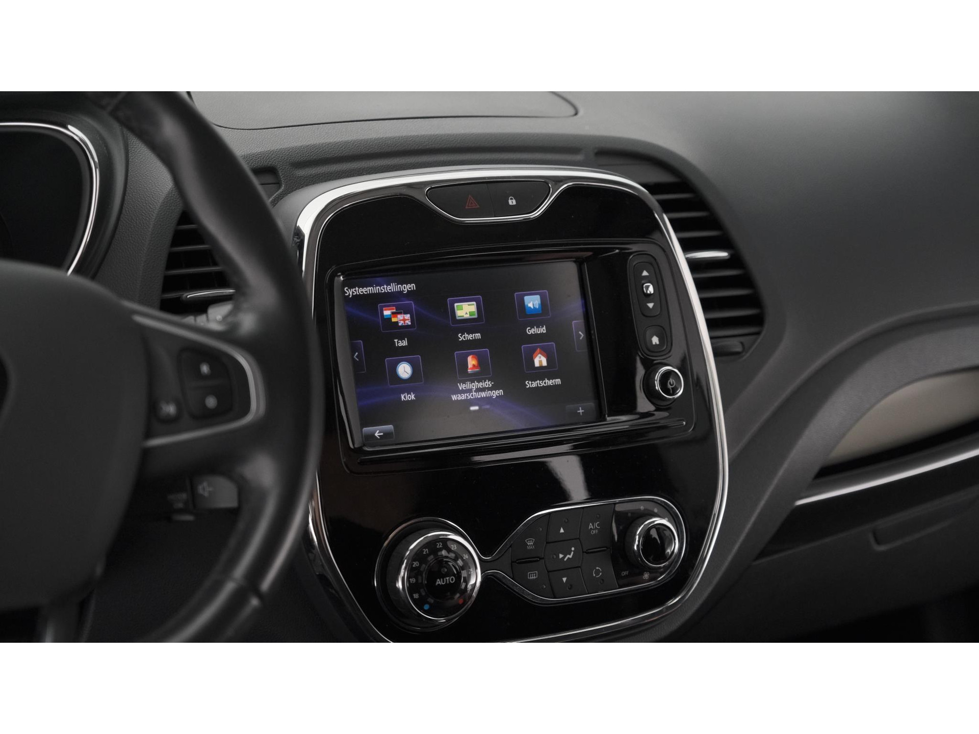 Renault Captur TCe 120 Dynamique | Trekhaak | Camera | R-Link Navigatie | Parkeersensoren