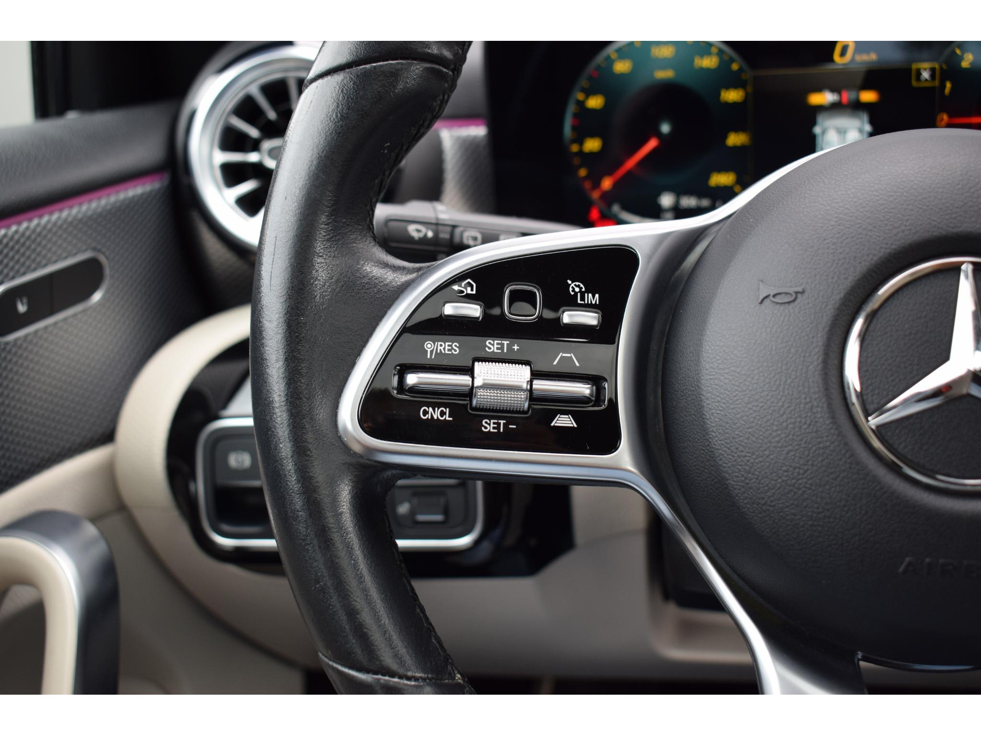 Mercedes-Benz A-klasse 250 e Business Solution Luxury Limited | Pano | Leer | Burmester | SOH: 94,3% | Stoelverwarming