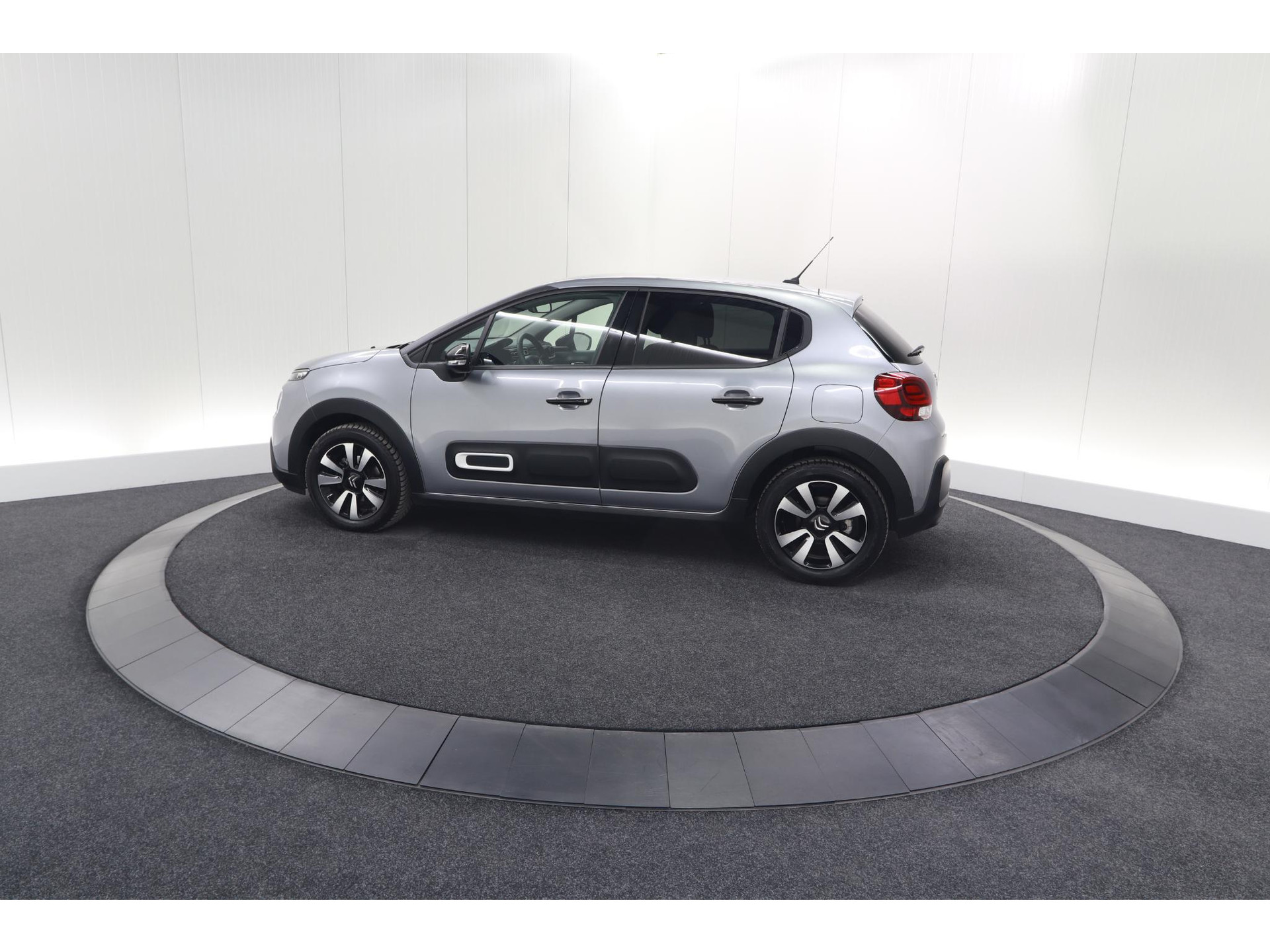 Citroen C3 PureTech 110 EAT6 Max | Camera | Parkeersensoren | Navigatie | Apple Carplay