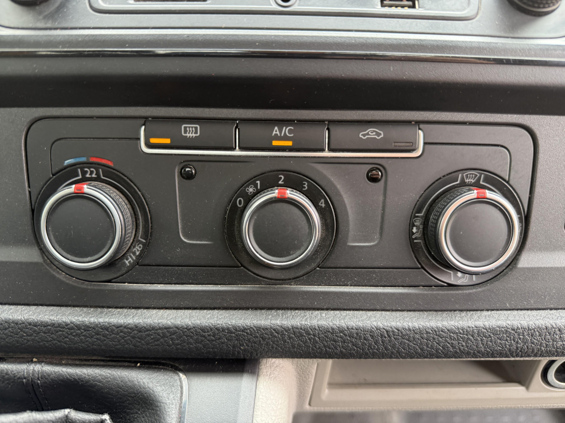 Volkswagen Transporter T6 150PK Open Laadbak Cruise Control Airco 2.2T Trekhaak Pritische Pickup Open Box