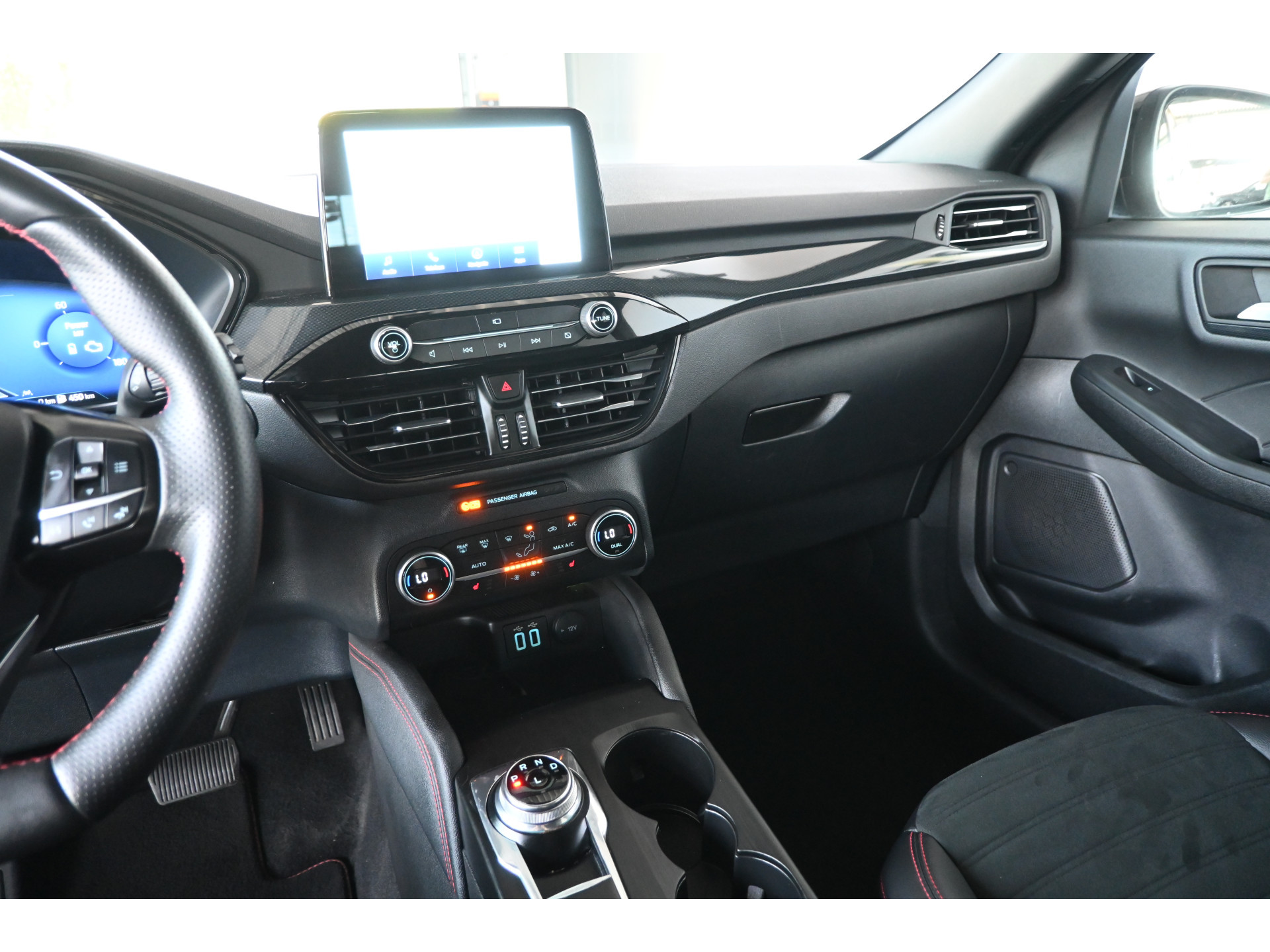 Ford Kuga 2.5 PHEV Vignale Automaat Navigatie Stoelverwarming Head Up! LED Camera Rijklaarprijs! Inruil Mogelijk!