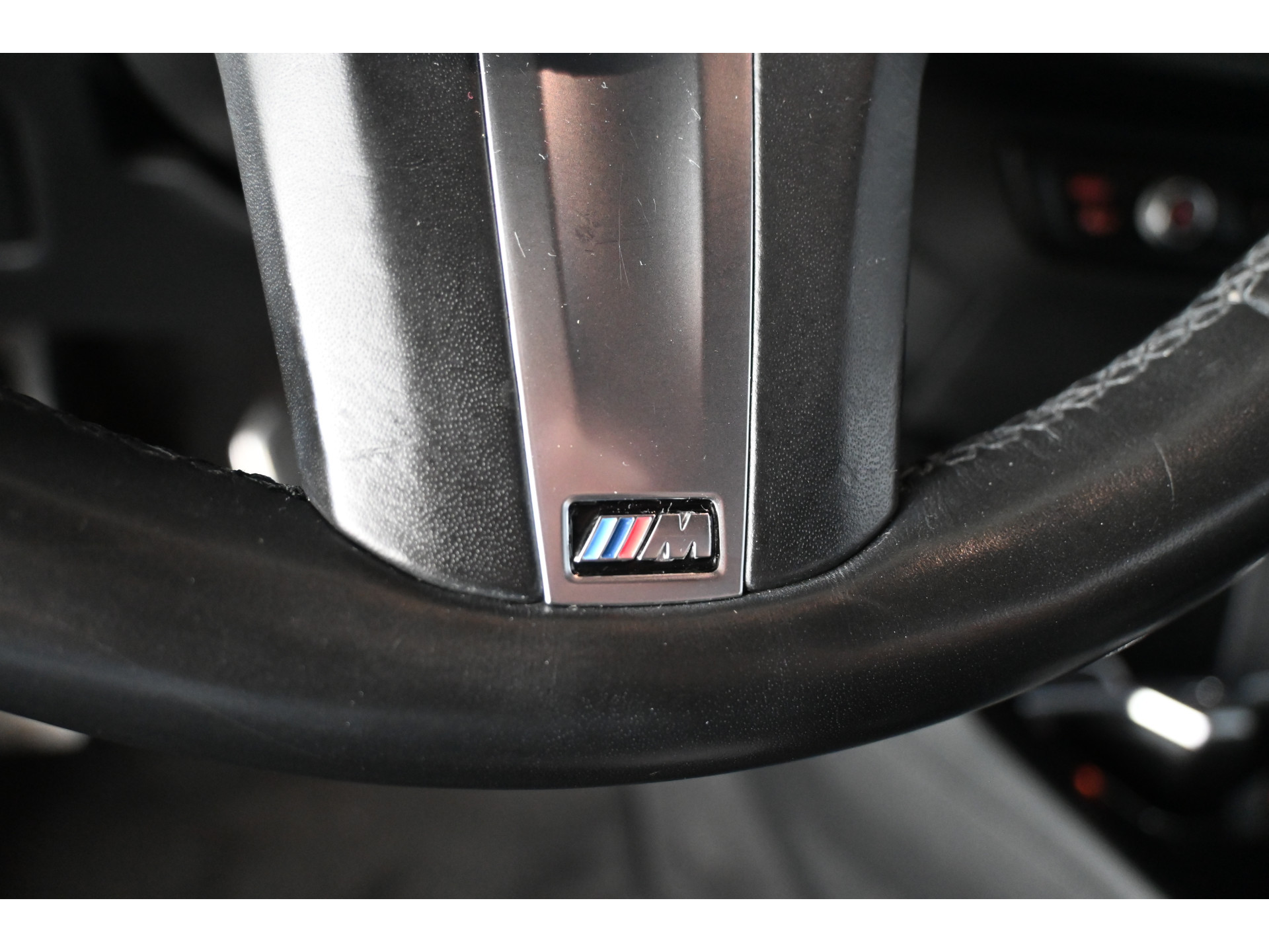 BMW 1-serie 118i High Executive Aut M Sport Navigatie Carplay Dealer Onderhouden! Inruil Mogelijk!