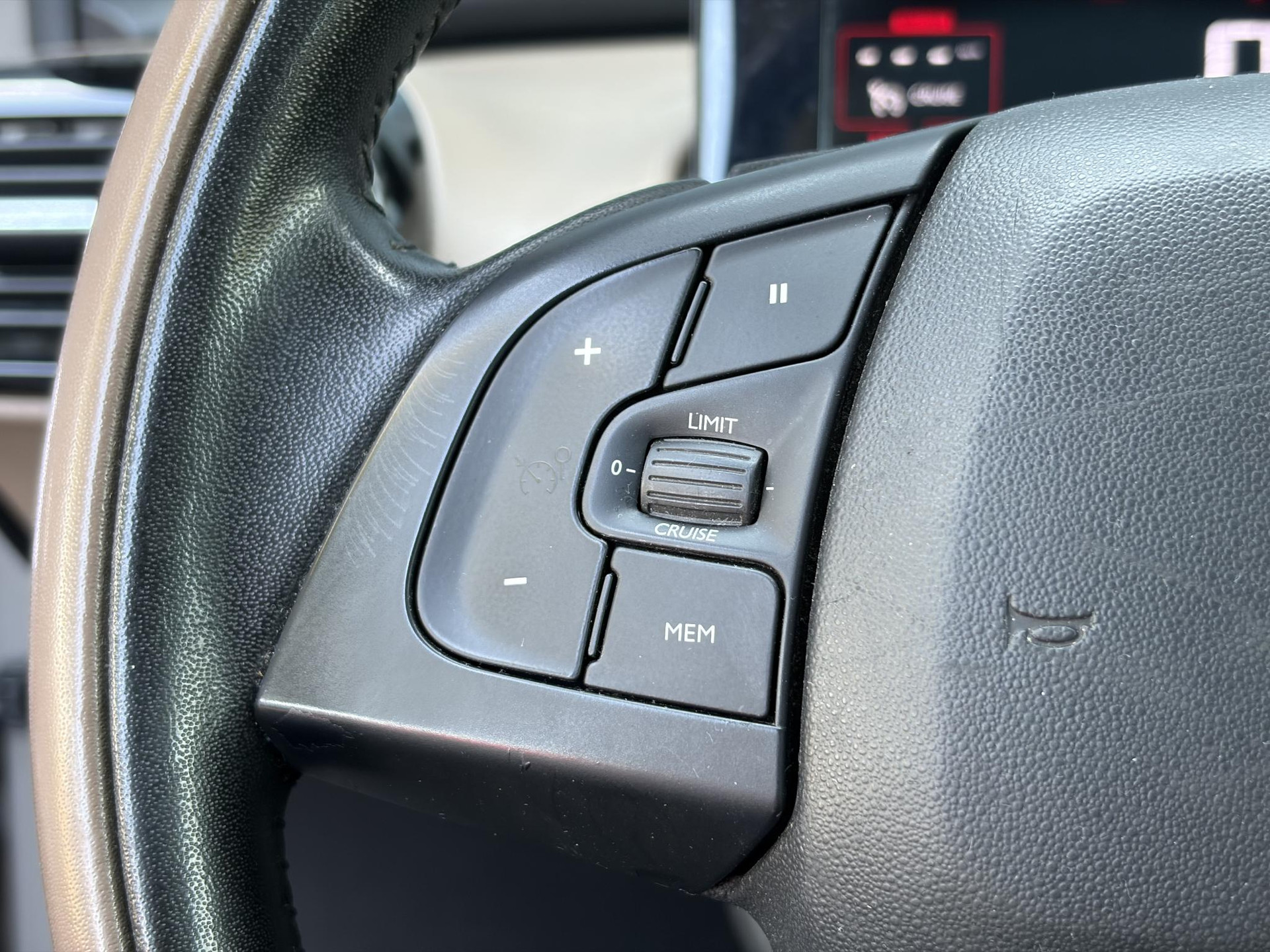 Citroen C4 Cactus 1.2 PureTech Business ✓D-riem vv in 2026✓Pano✓Camera✓Carplay✓110pk✓Stoelverw✓Navi✓Clima✓Cruise✓Pdc✓Halfleder✓N.A.P✓Apk tot 02-2027