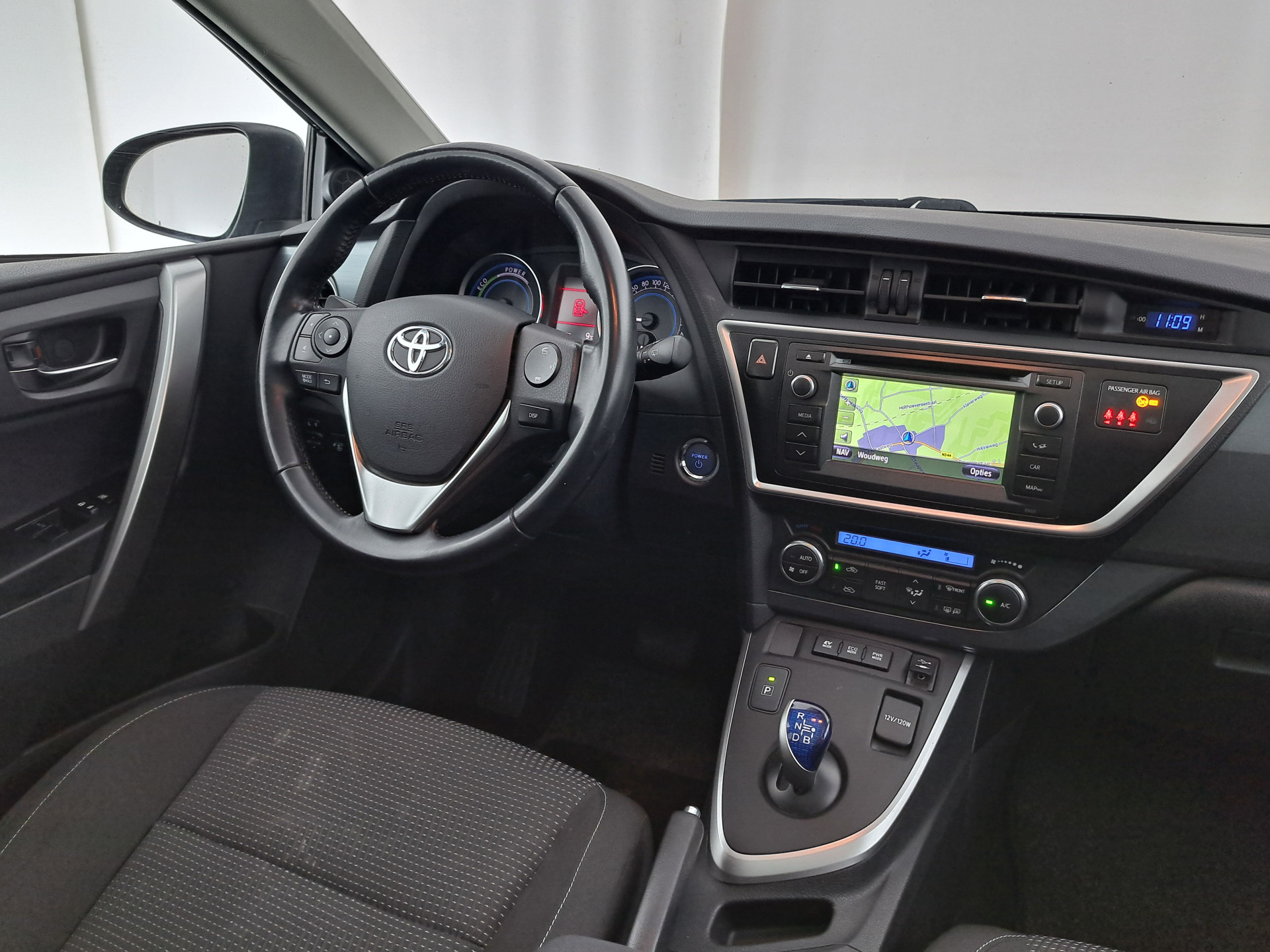 Toyota Auris Touring Sports 1.8 Hybrid Lease Aut. *PANO | NAVI-FULLMAP | KEYLESS | CAMERA | COMFORT-SEATS | ECC | PDC | CRUISE | TOWBAR | 16''ALU*