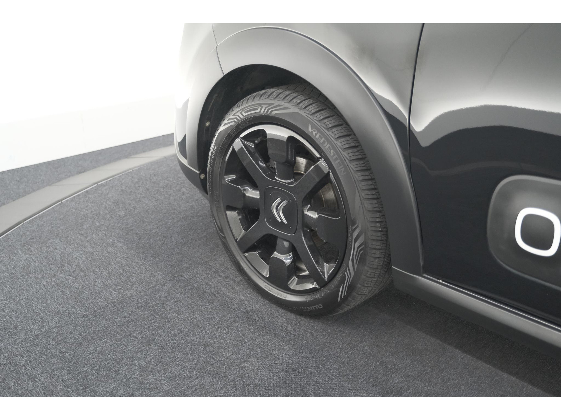 Citroen C3 PureTech 110 S&S Shine | Trekhaak | Parkeersensoren | Navigatie | Apple Carplay