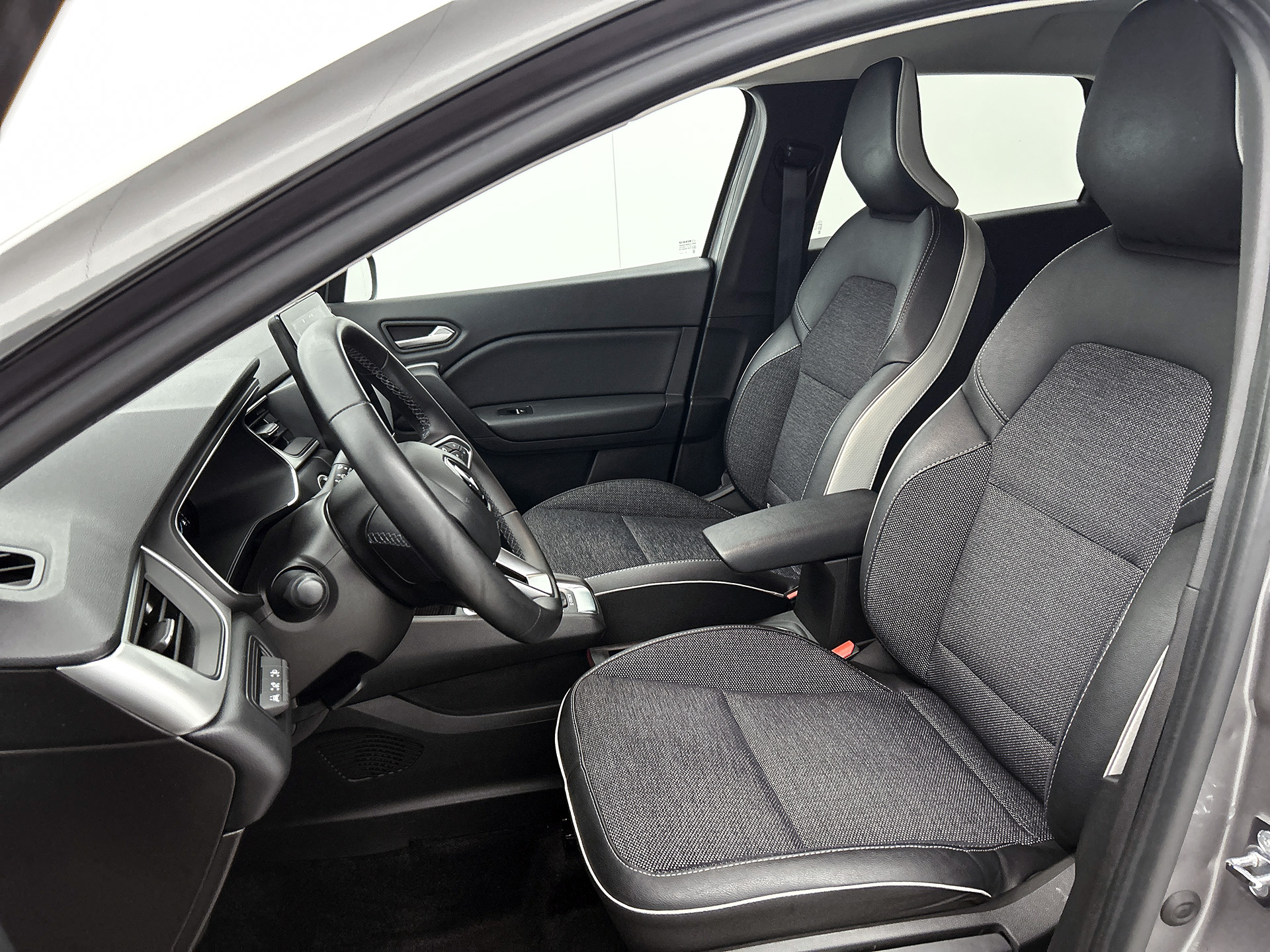 Renault Captur E-Tech full hybrid 145 techno | CAMERA | NAVI GROOT