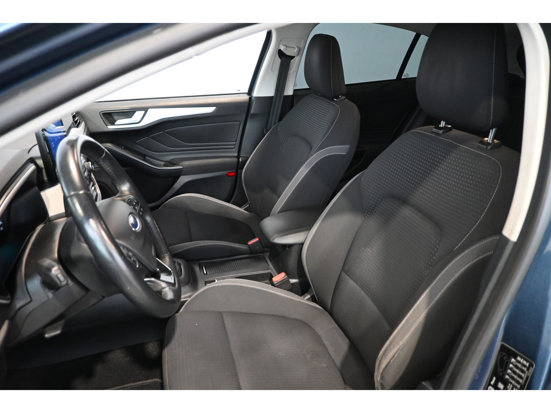 Ford Focus 1.0 EcoBoost Edition Business Lane Assist Adaptieve Cruise Trekhaak Apple Carplay Clima Stoel/Stuur verwarming Inruil Mogelijk!