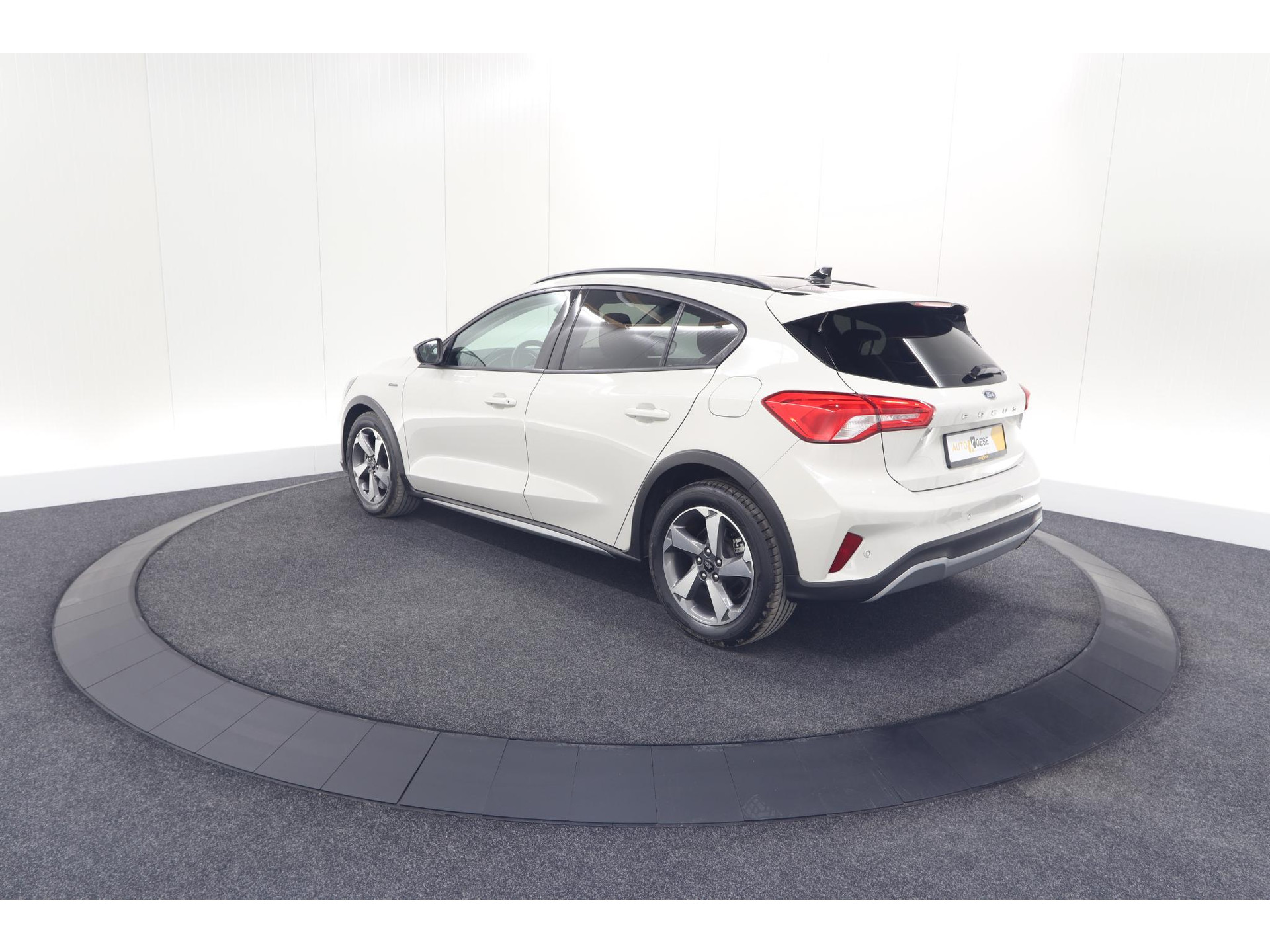 Ford Focus 1.5 EcoBoost Active Business | Lage Kilometerstand | Navigatie | Parkeersensoren | Apple Carplay