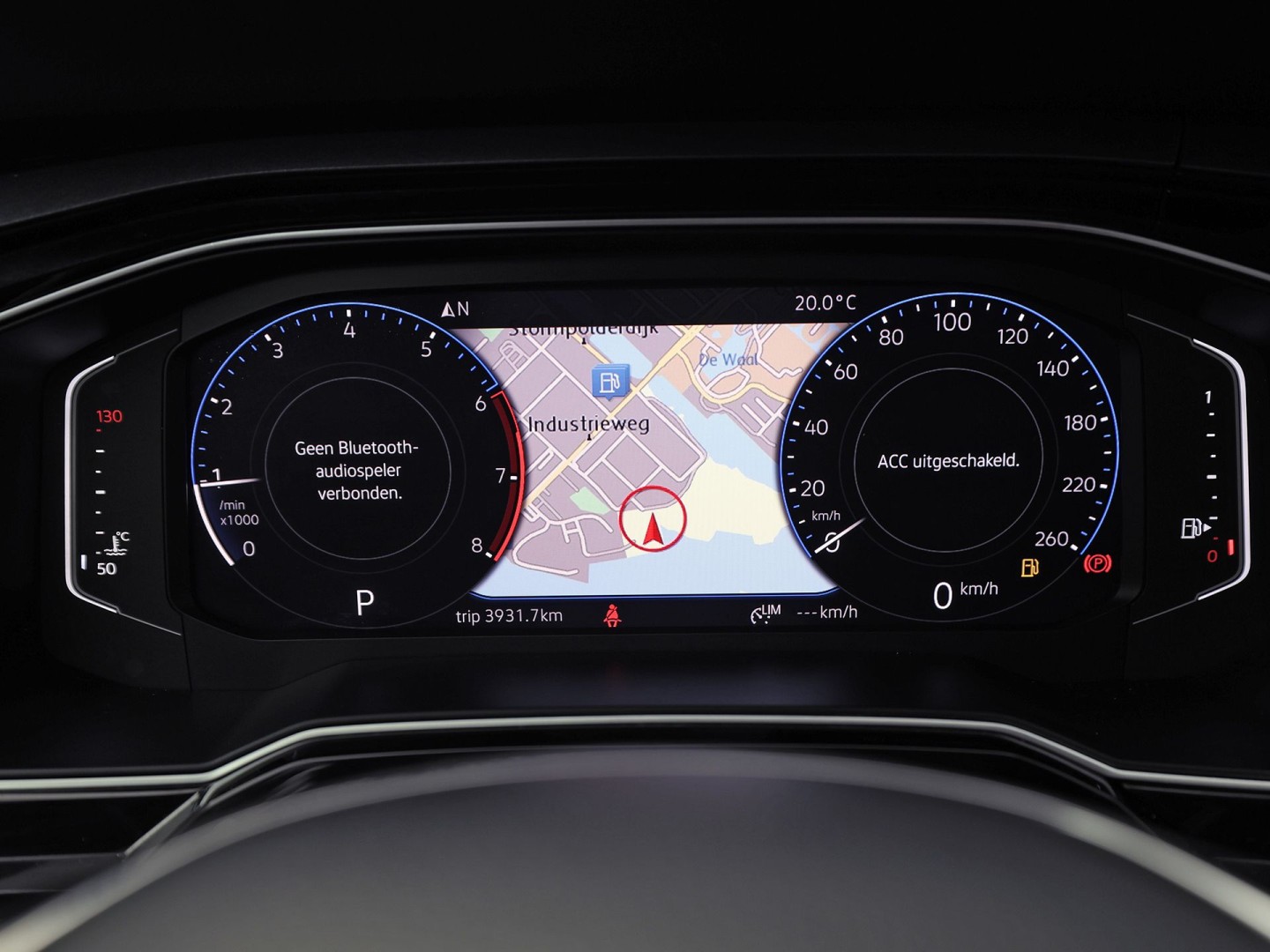 Volkswagen Polo 1.0 TSI Sportline Automaat (VIRTUAL COCKPIT, APPLE CARPLAY, GROOT NAVI, CLIMATE, CAMERA, STOELVERWARMING, SPORTSTOELEN, GETINT GLAS, KEYLESS START, ADAPTIVE CRUISE, NIEUWSTAAT)