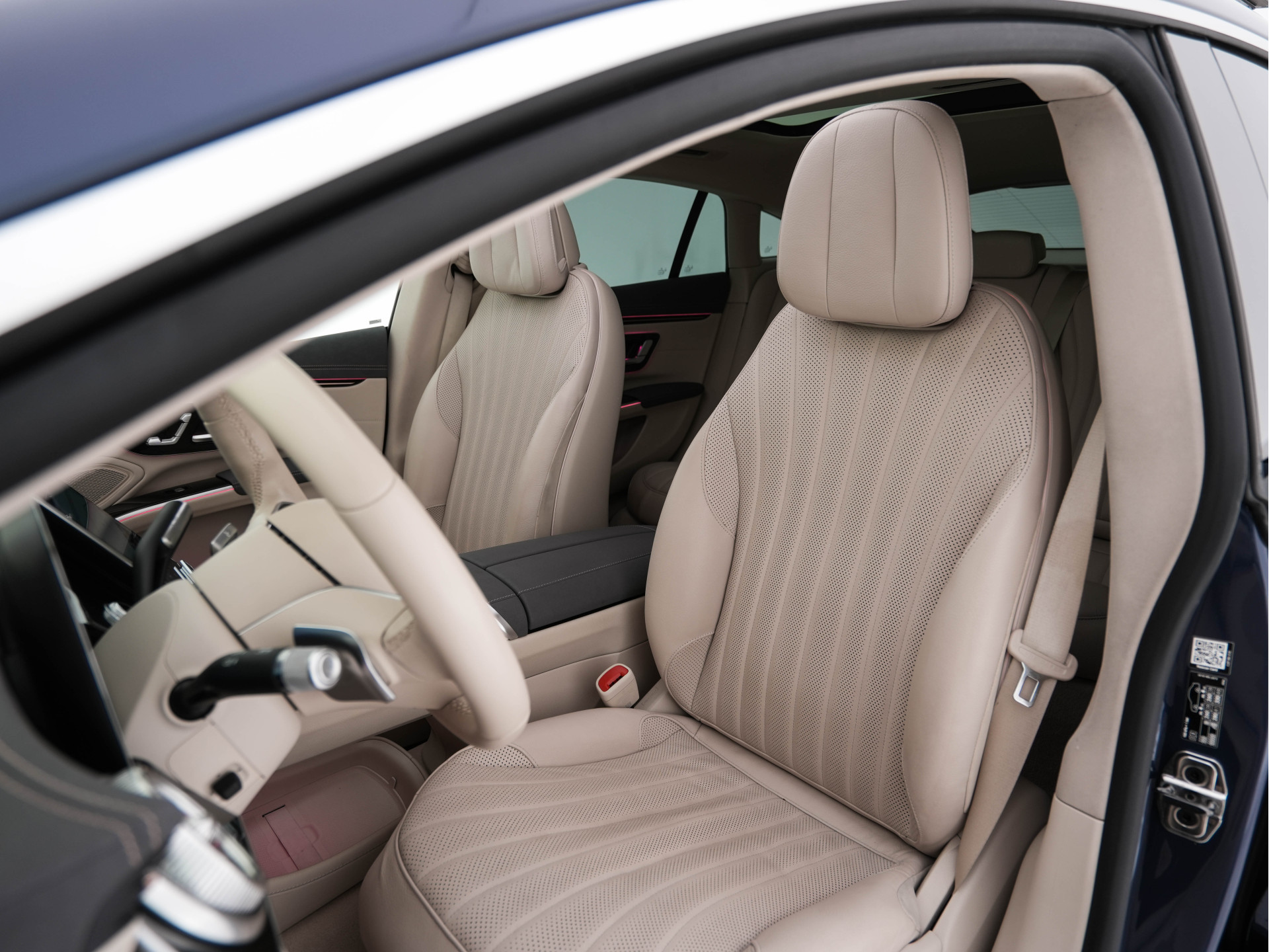 Mercedes-Benz EQS 350 Business Line 90 kWh {SOH-100%} [3-Fase] (INCL-BTW) Aut. *PANO | LEATHER | FULL-LED | MEMORY-PACK | HEATED-COMFORTSEATS | DIGI-COCKPIT | CAMERA | AMBIENT-LIGHT | NAVI-FULLMAP | BLIND-SPOT | KEYLESS | CARPLAY | PRIVACY-GLASS |