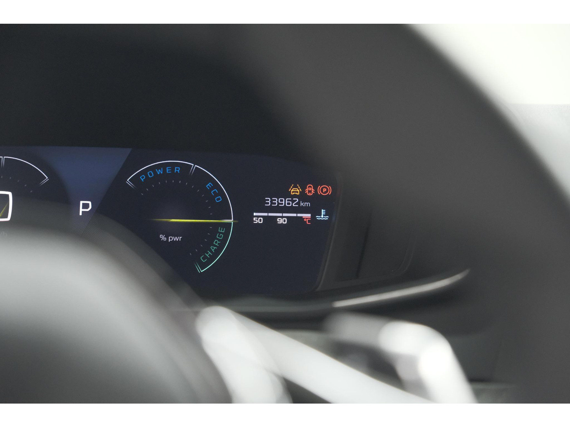 Peugeot 2008 Hybrid 136 e-DSC6 Allure | 360 Camera | Adaptieve Cruise Control | Dodehoekdetectie | Navigatie