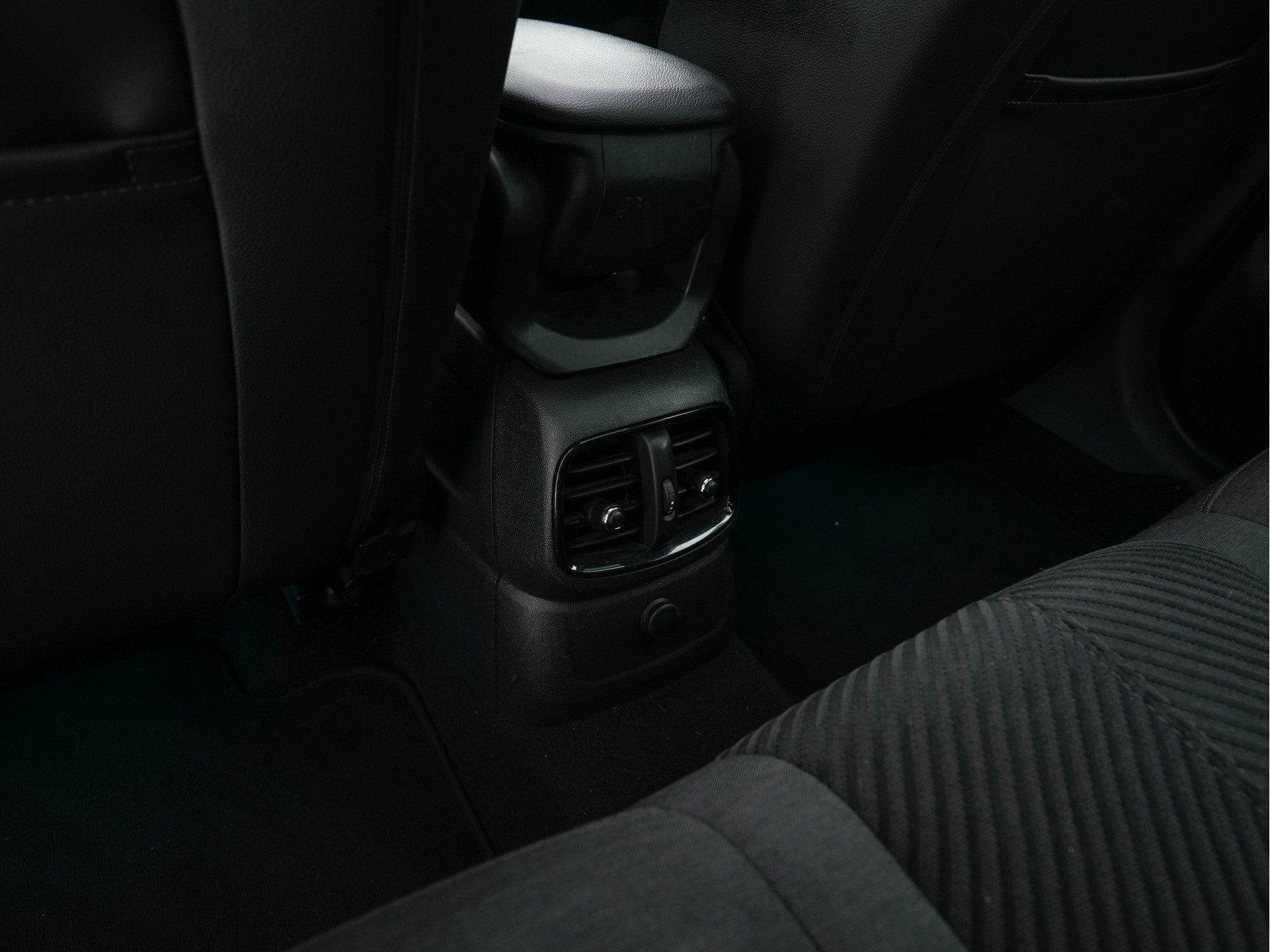 MINI Mini Countryman 2.0 Cooper S E ALL4 Chili Plug-In (INCL-BTW) Aut. *PANO | LEATHER-FABRIC | FULL-LED | SPORT-SEATS | KEYLESS | NAVI-FULLMAP | ECC | AMBIENT-LIGHT | PDC | CRUISE | 18''ALU*