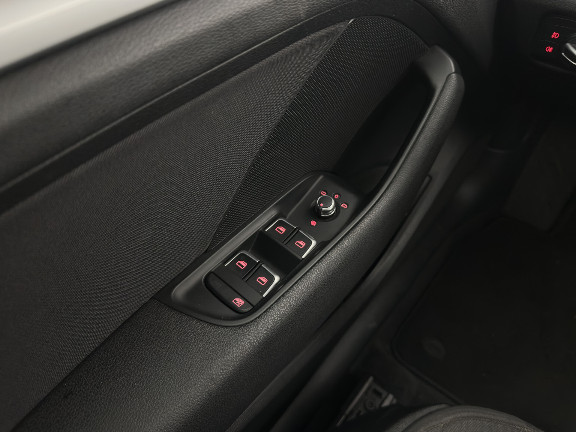 Audi A3 Limousine 1.6 TDI S-Line Ambition Sport Edition *XENON | NAVI-FULLMAP | COMFORT-SEATS | PRIVACY-GLASS | ECC | PDC | CRUISE | 18''ALU*