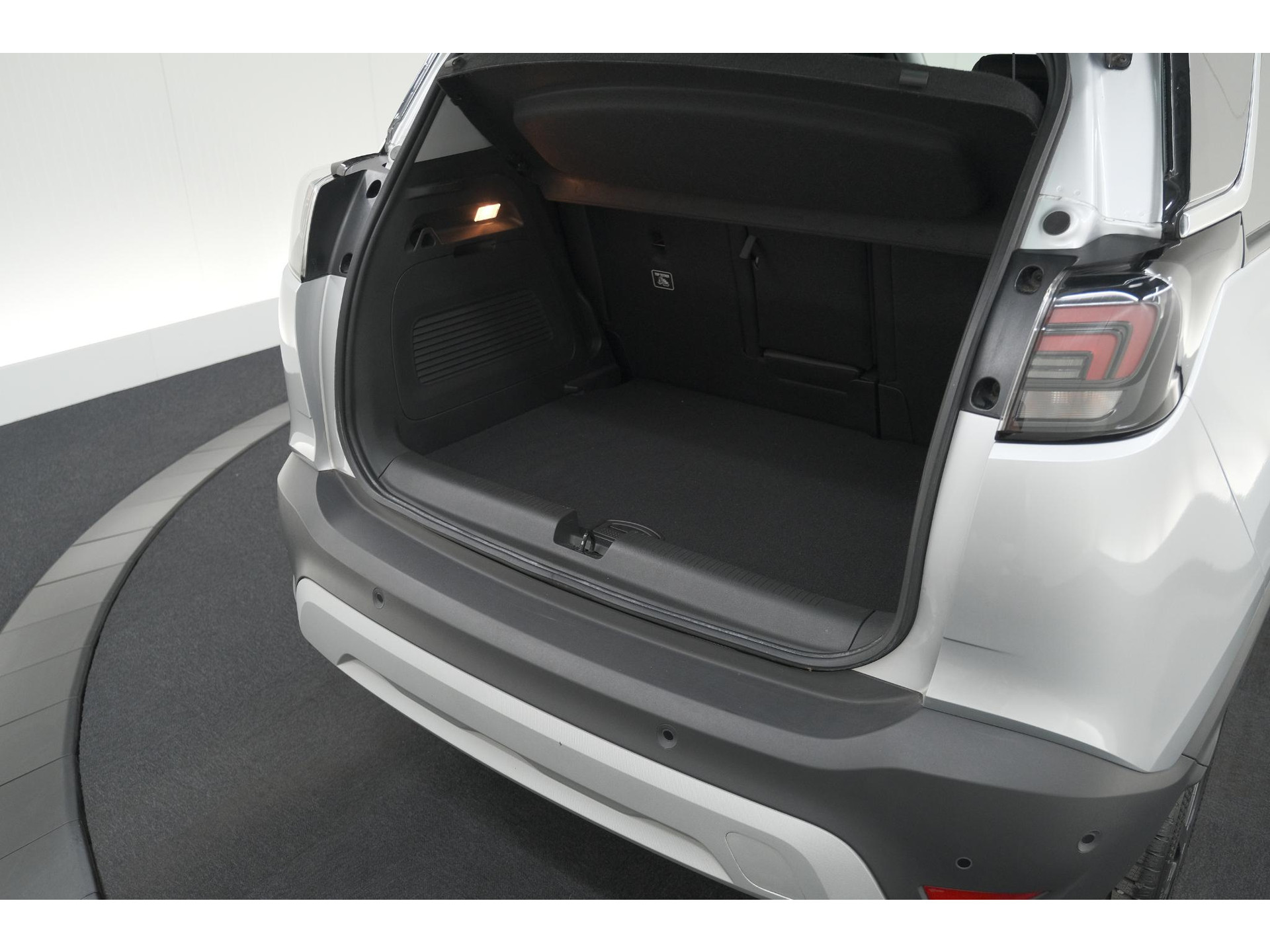 Opel Crossland 1.2 Turbo Ultimate | Camera | Dodehoekdetectie | Comfort Pakket | Apple Carplay