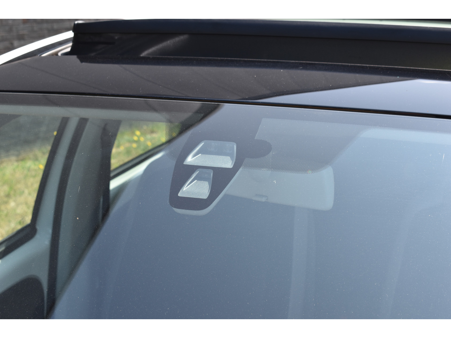 Volkswagen Up! 1.0 high up! BlueMotion Panodak Navigatie Pdc Lage km-stand