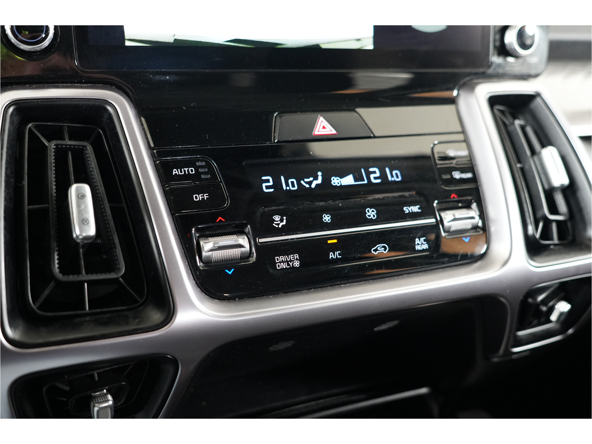 Kia Sorento 1.6 T-GDI 4WD 265 pk PHEV | SOH 100% | 7 pers | Dealer onderhouden |