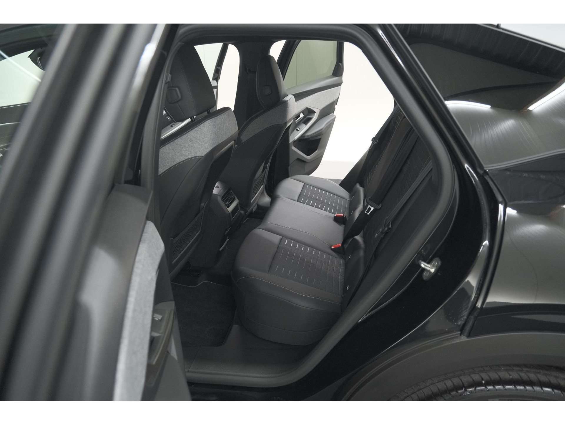 Peugeot 3008 1.2 Hybrid 145 GT | Adaptieve Cruise Control | Camera | Elektrische Kofferklep | Apple Carplay