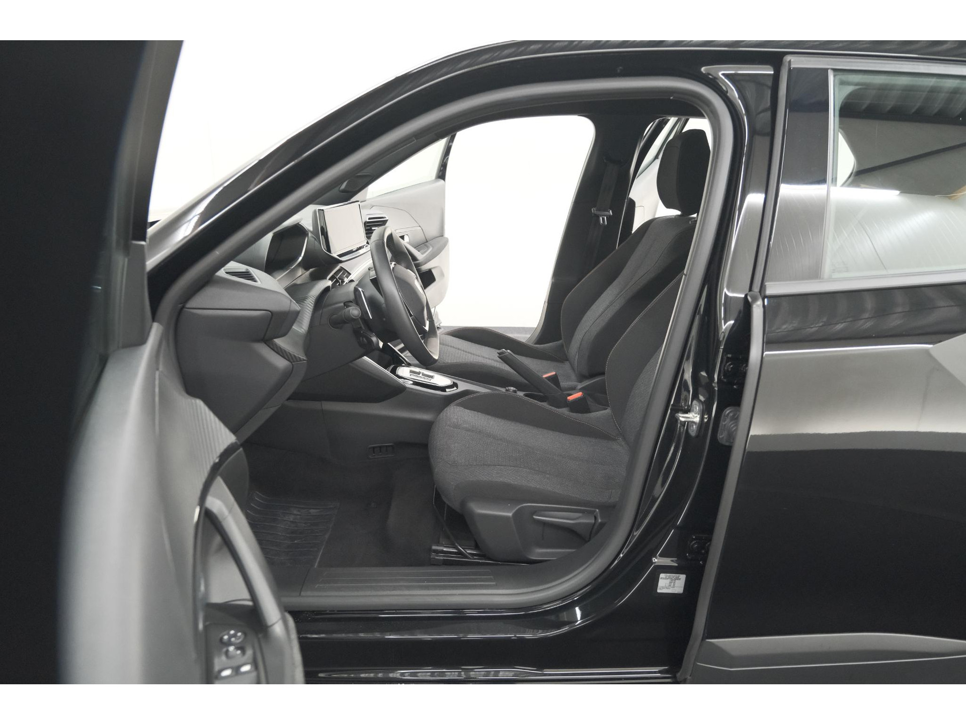 Peugeot 2008 1.2 Hybrid 136 Style | Apple Carplay | Parkeersensoren | Climate control